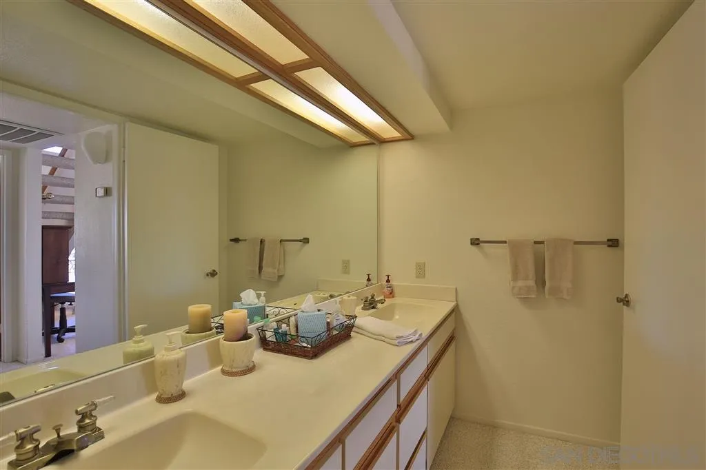 Photo #12: 260013425 Listing: Photo #12