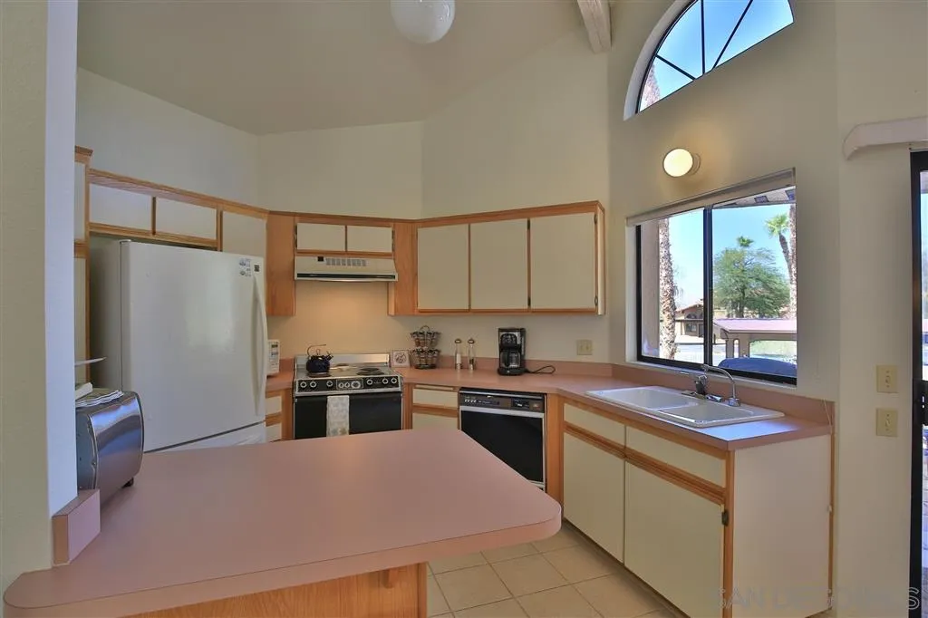 Photo #8: 260013425 Listing: Photo #8