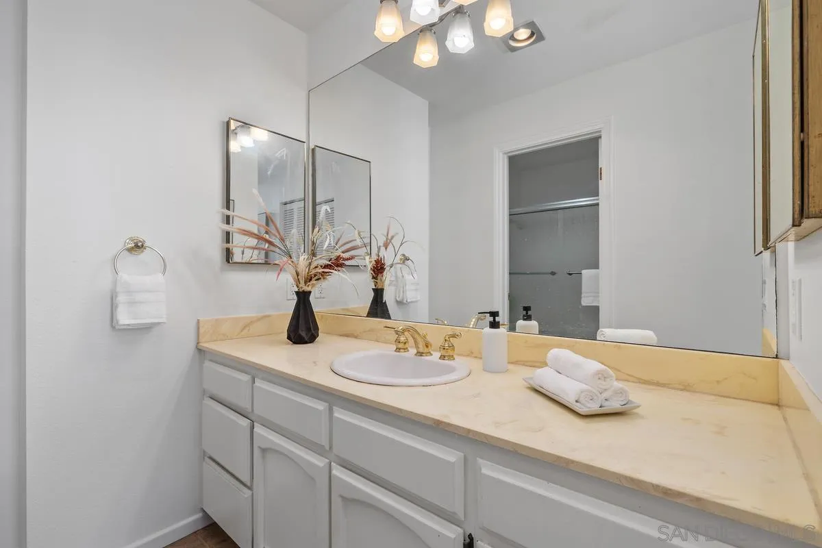 https://cdn.realtyfeed.com/cdn/127/260013426/0eb2058b32b1137df66719be7056f2f2.webp