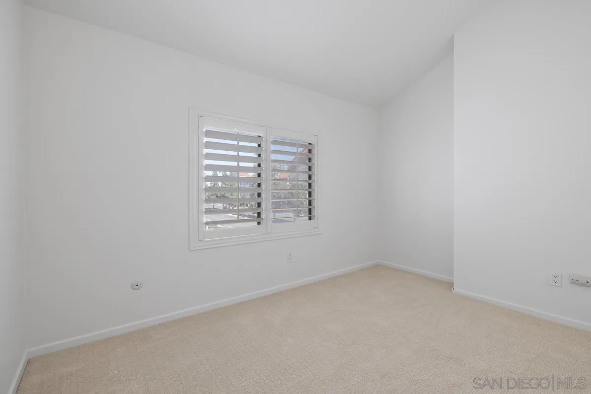 https://cdn.realtyfeed.com/cdn/127/260013426/25cd5a42875697efc777bba843960aa8.webp