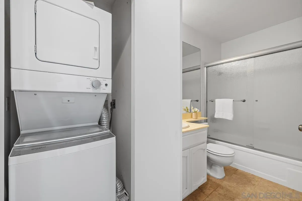 https://cdn.realtyfeed.com/cdn/127/260013426/2b51a1b7bb56b04c40acf49e768ec8cd.webp