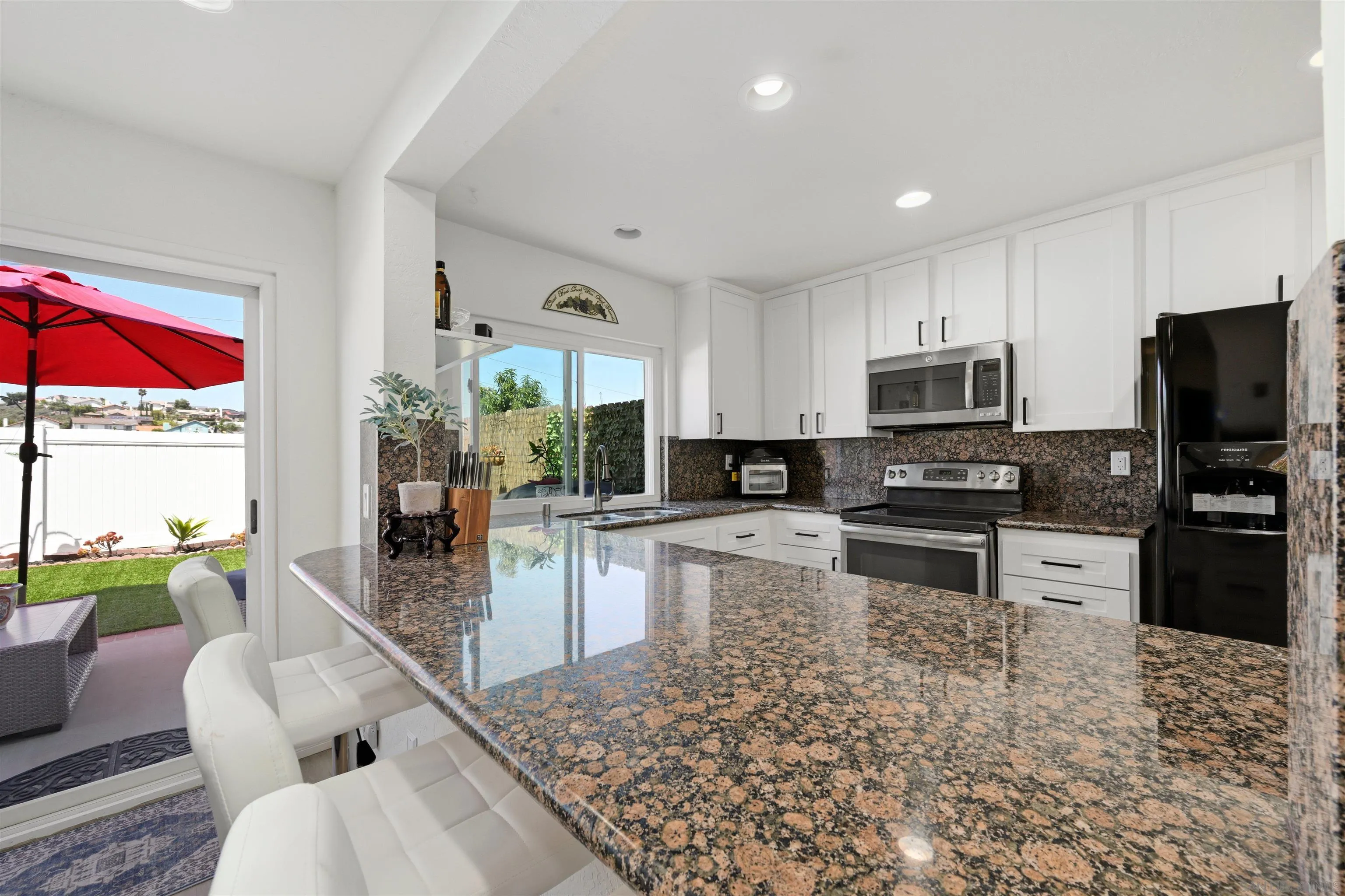 Photo #6: 260013433 Listing: Photo #6