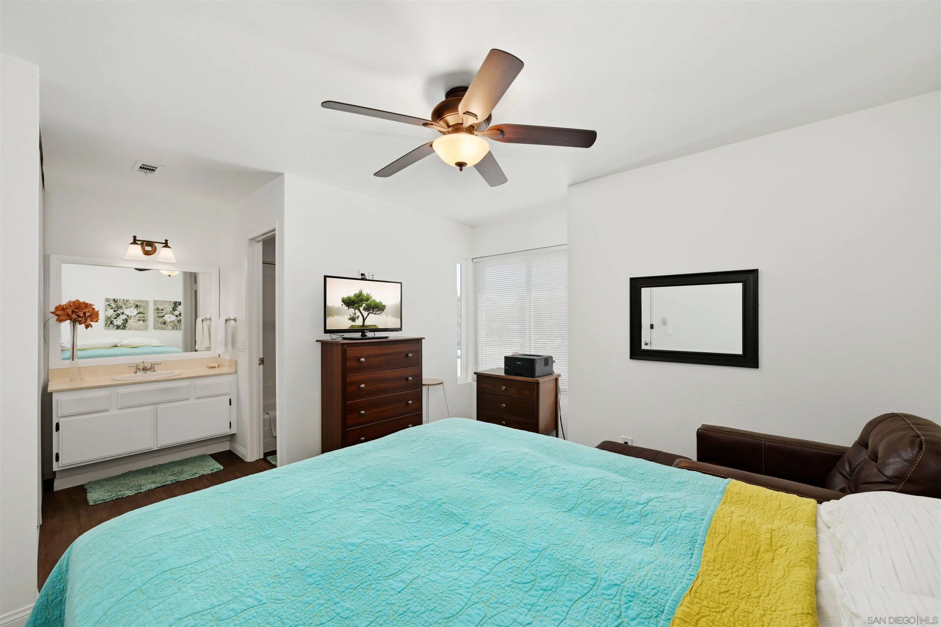 Photo #14: 260013433 Listing: Photo #14