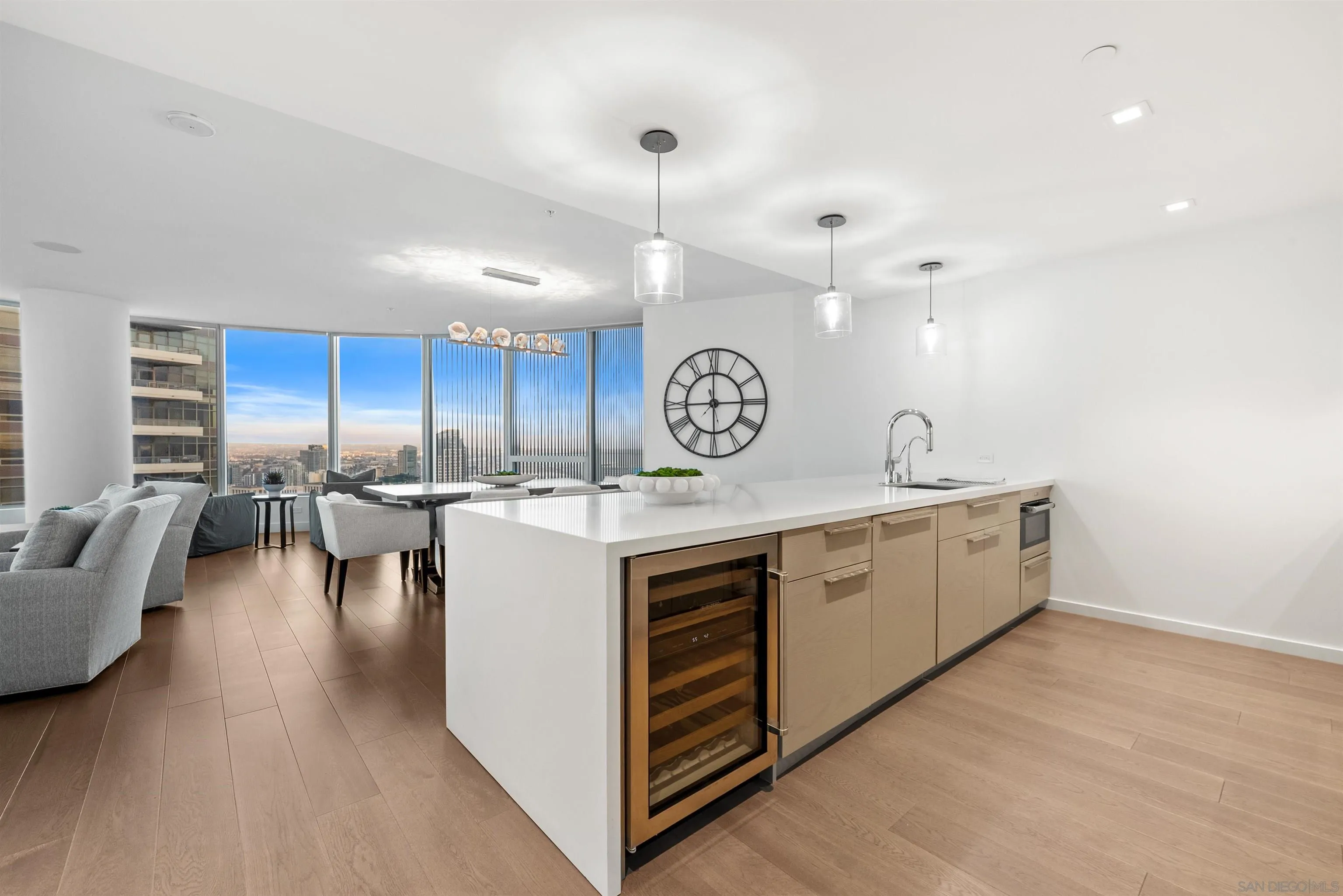https://cdn.realtyfeed.com/cdn/127/260013435/07ca550f014d2326d12e37b1e89140e8.webp
