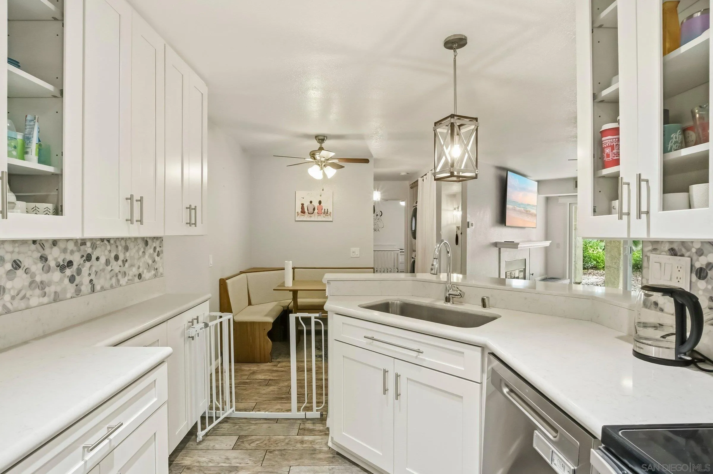 Photo #4: 260013440 Listing: Photo #4