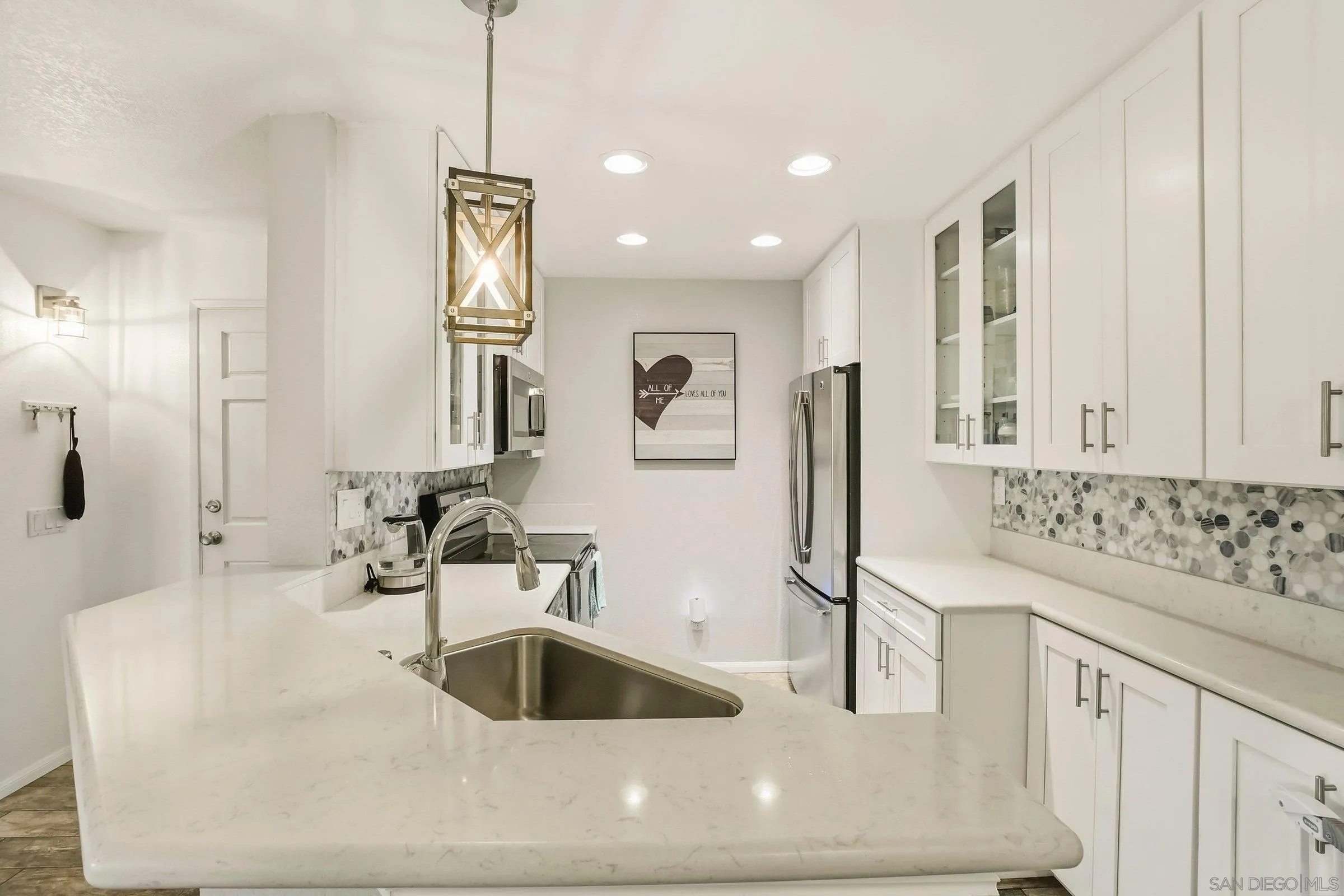 Photo #1: 260013440 Listing: Photo #1
