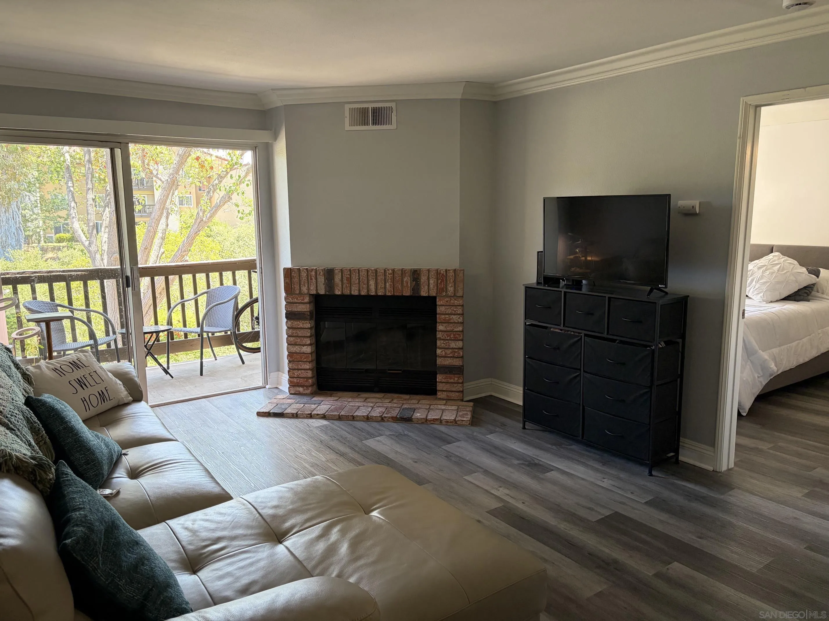 Photo #2: 260013444 Listing: Photo #2