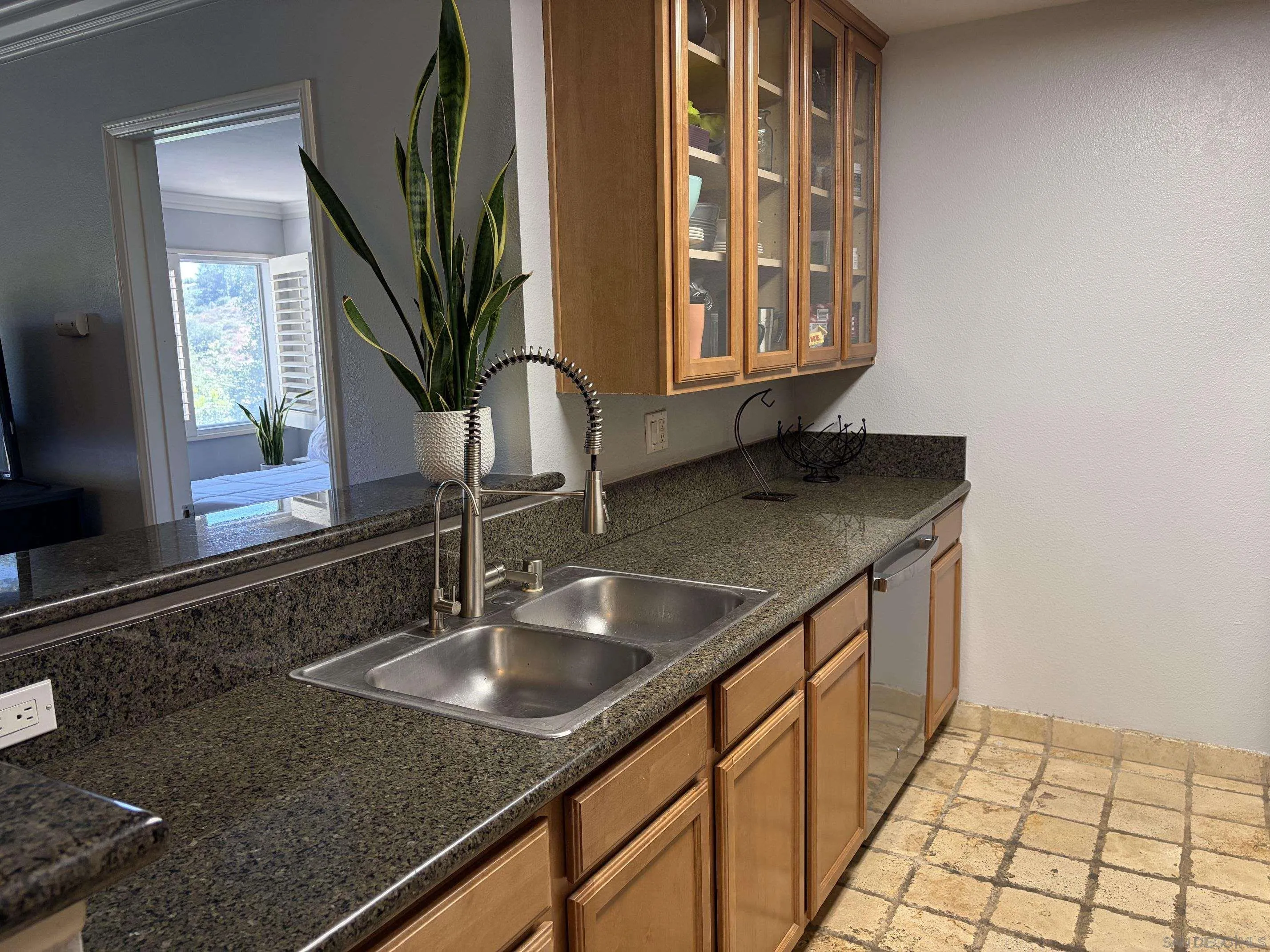 Photo #3: 260013444 Listing: Photo #3