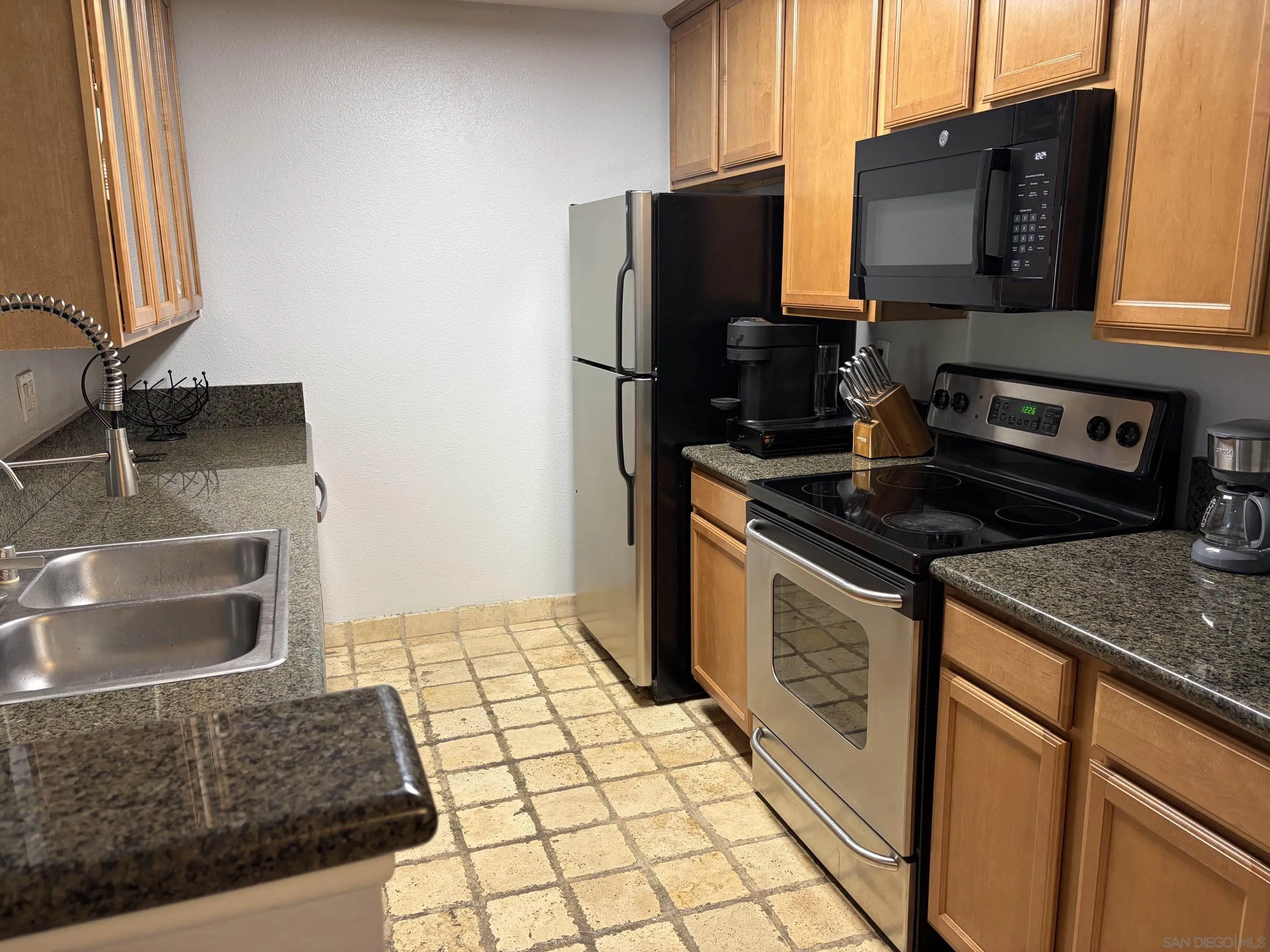 Photo #4: 260013444 Listing: Photo #4