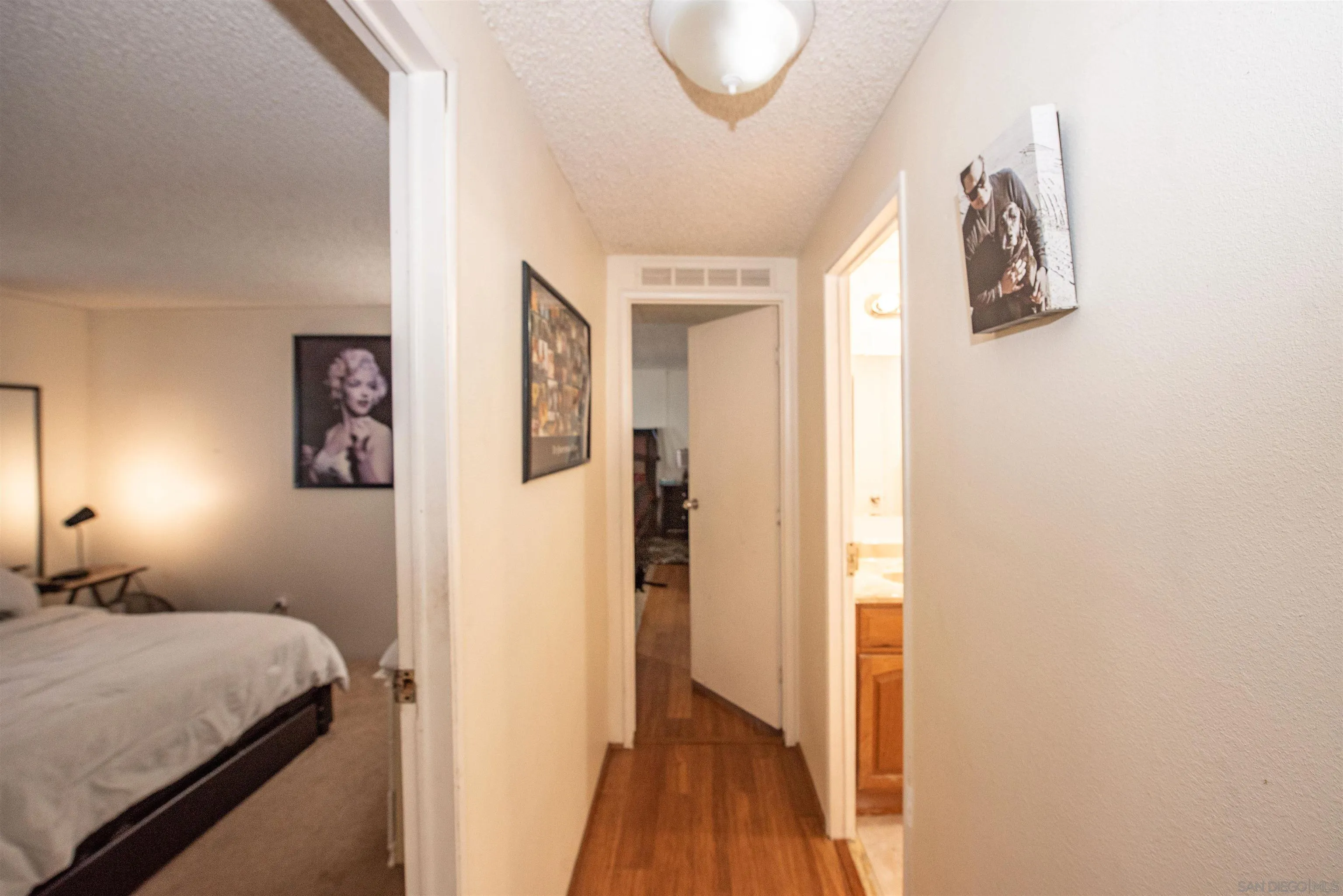 https://cdn.realtyfeed.com/cdn/127/260013445/488c8c68390eaf4137816201bfd661a0.webp