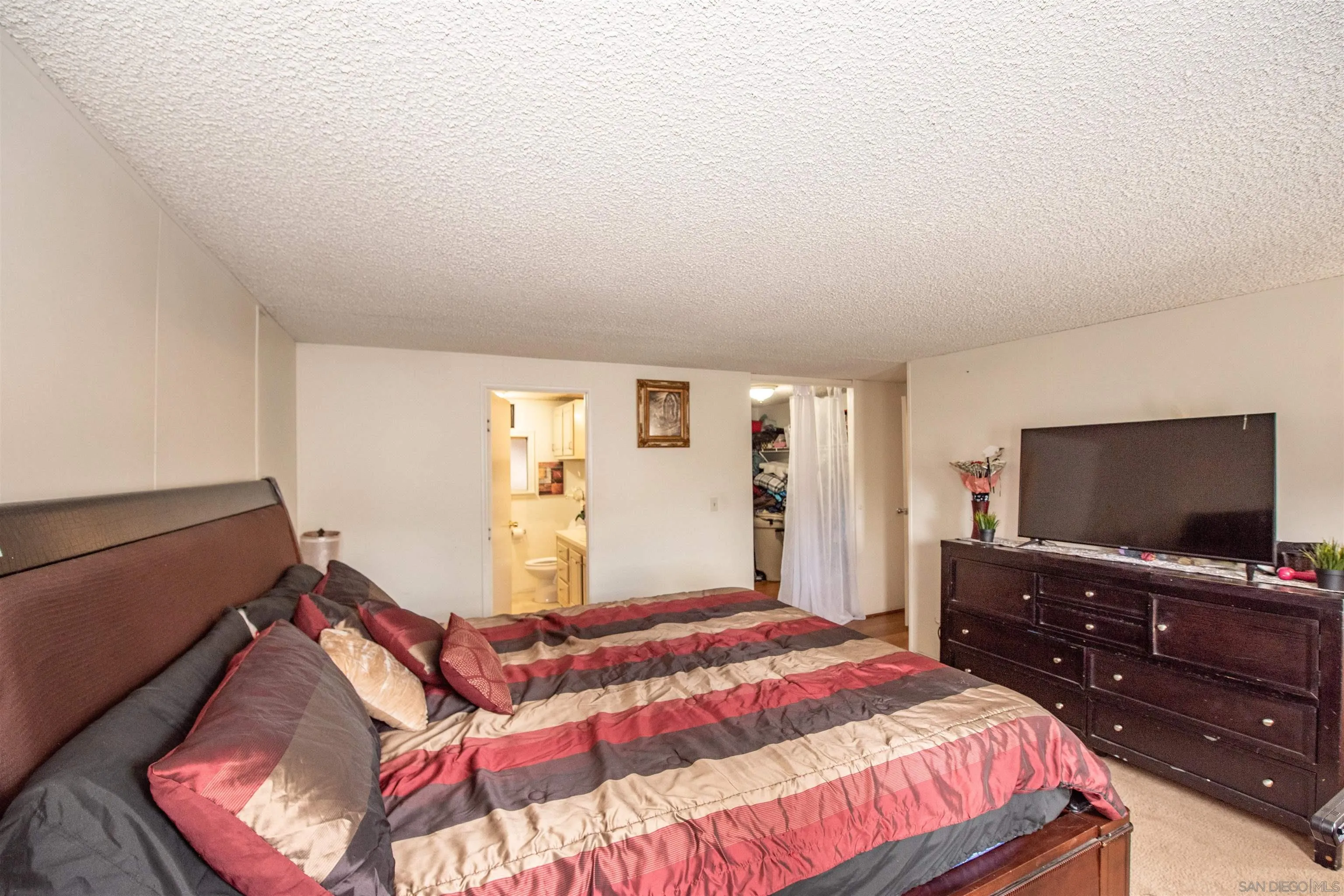 https://cdn.realtyfeed.com/cdn/127/260013445/d06eb0d2aa45161c967b6cfd89d1e0c3.webp