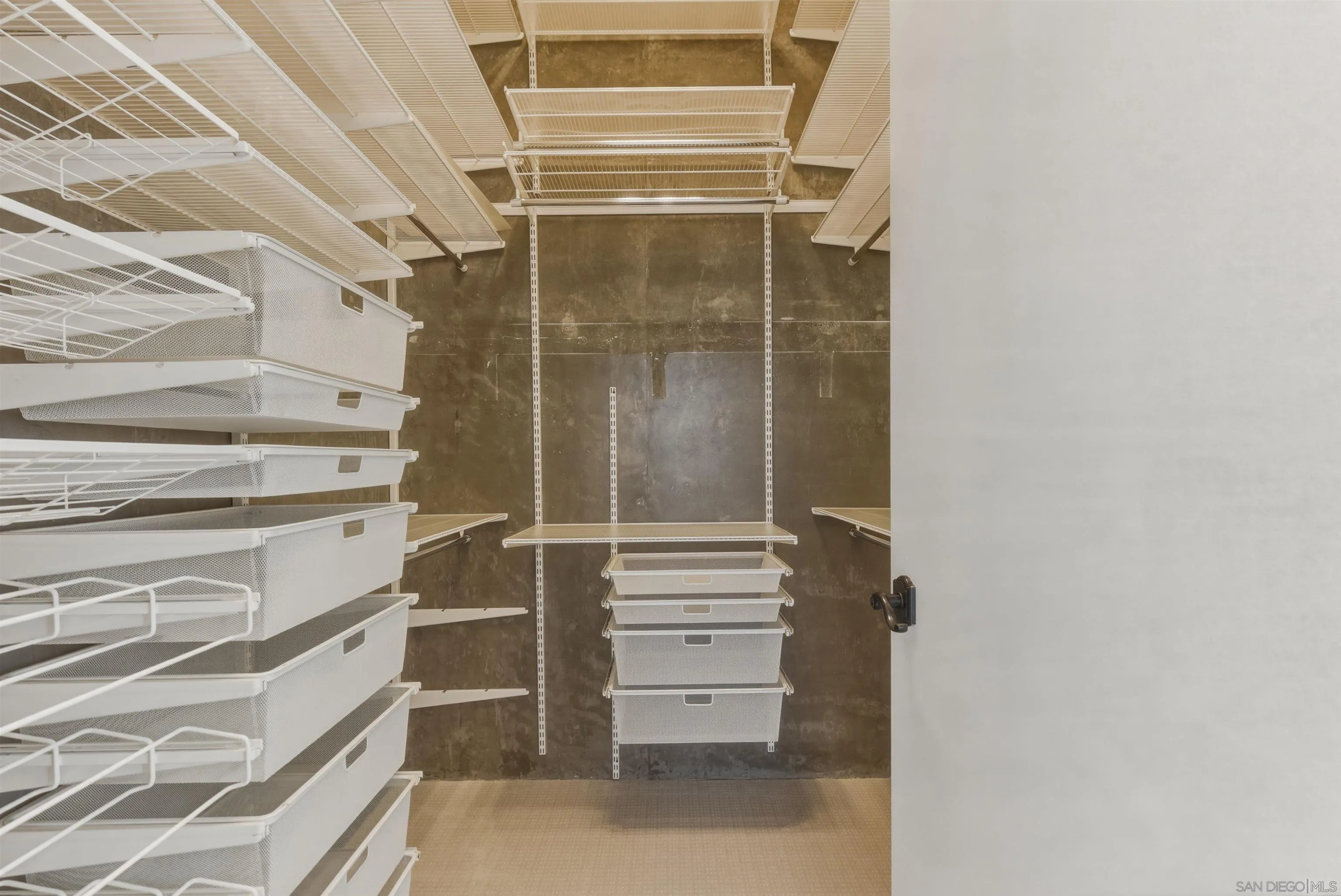 Photo #4: 260013452 Listing: Photo #4