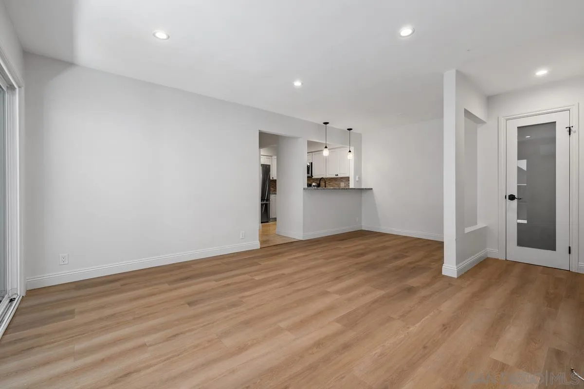 Photo #6: 260013453 Listing: Photo #6