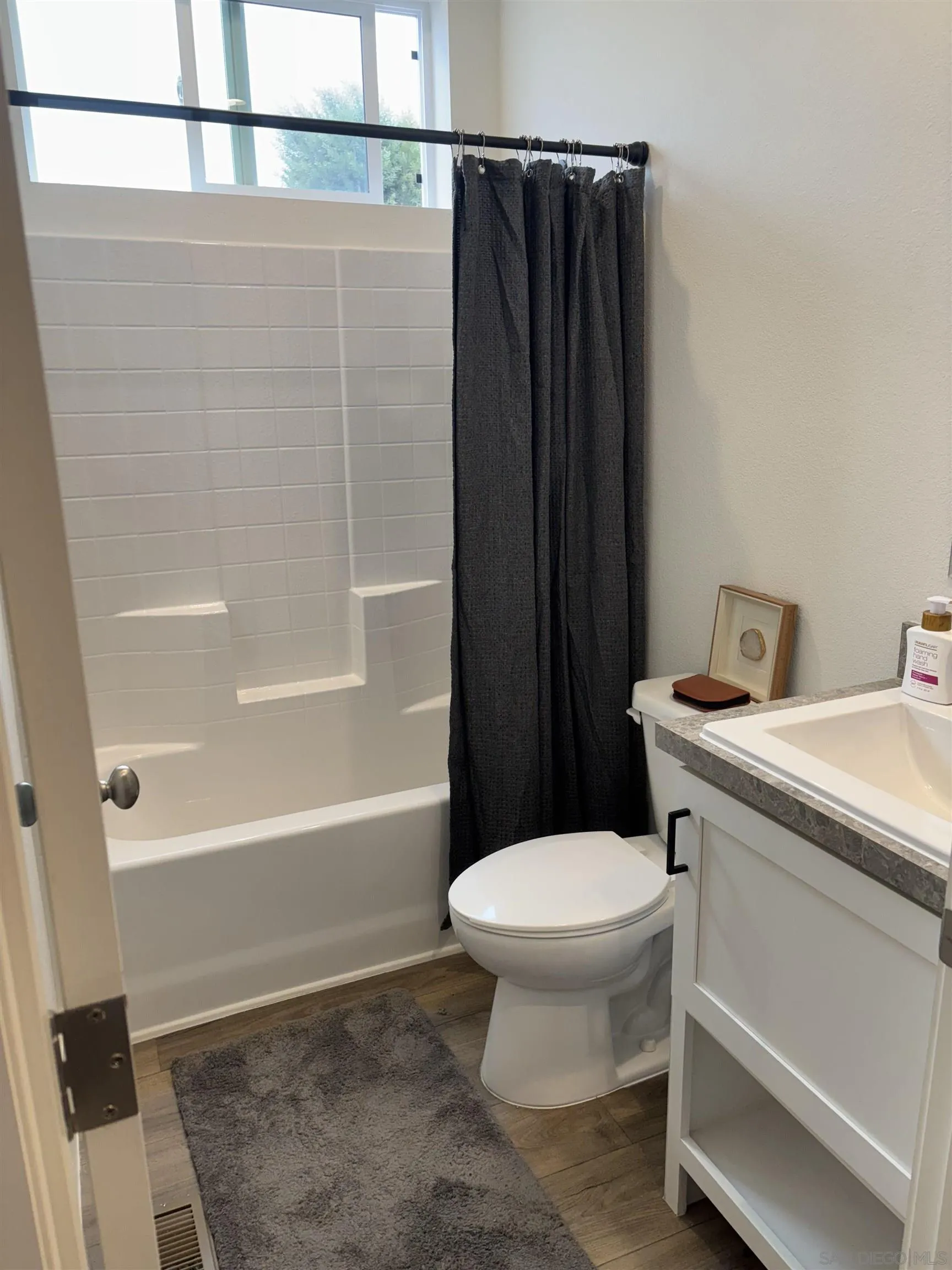 https://cdn.realtyfeed.com/cdn/127/260013454/68c30d6253d46ec451a49813ad4a8f9c.webp