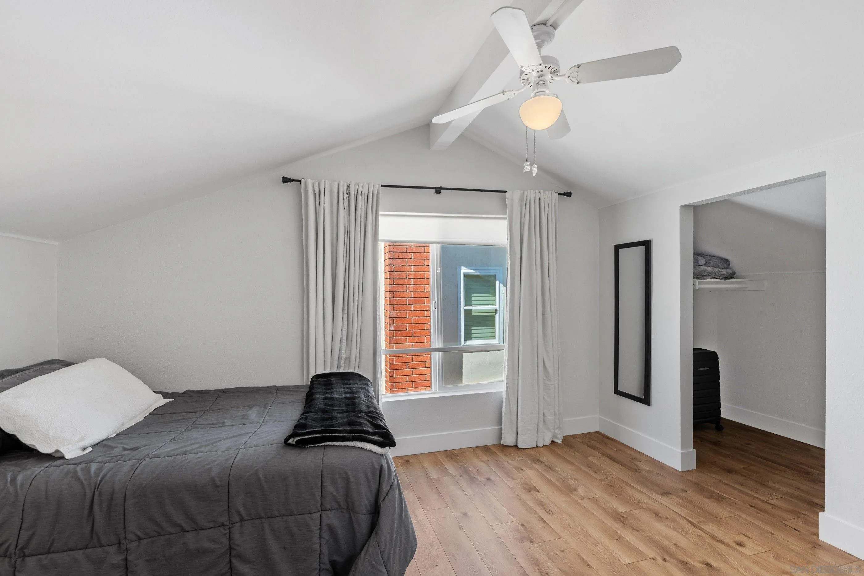 https://cdn.realtyfeed.com/cdn/127/260013455/5756c9c73a40ab75a2590eaf94020cc1.webp