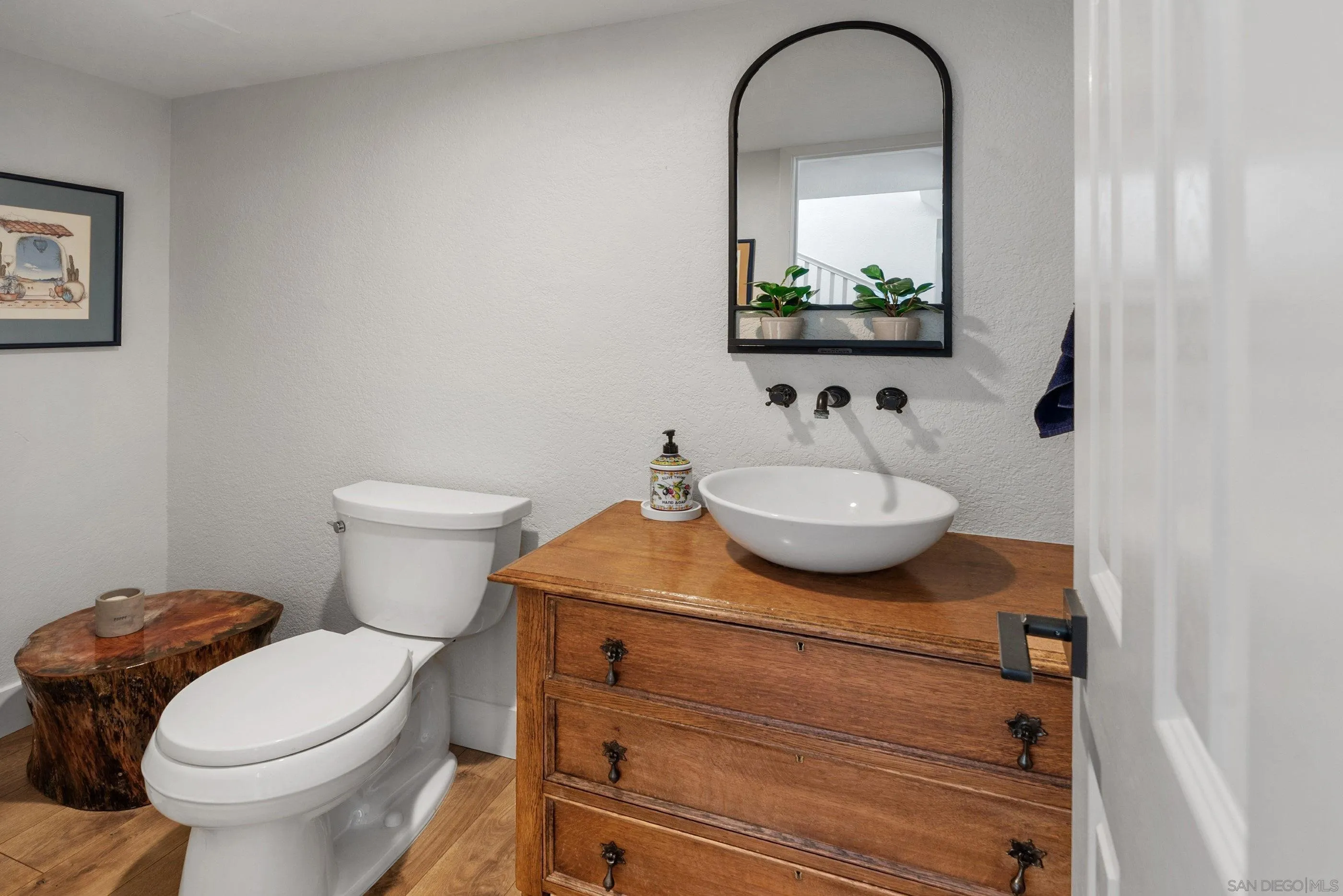 https://cdn.realtyfeed.com/cdn/127/260013455/8670dd6bb8caa1ed693b66b4c34bb78a.webp