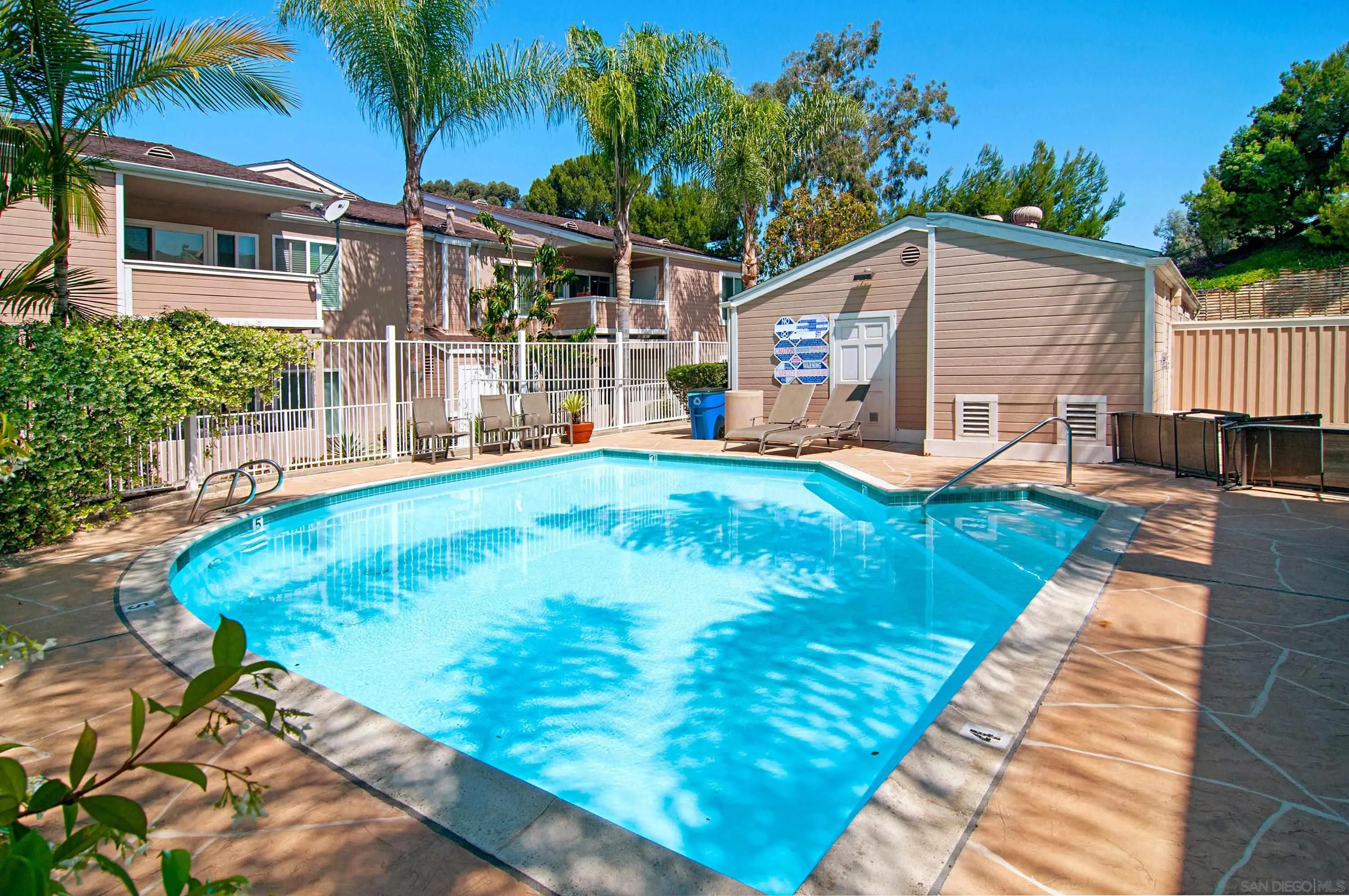 Photo #11: 260013456 Listing: Photo #11