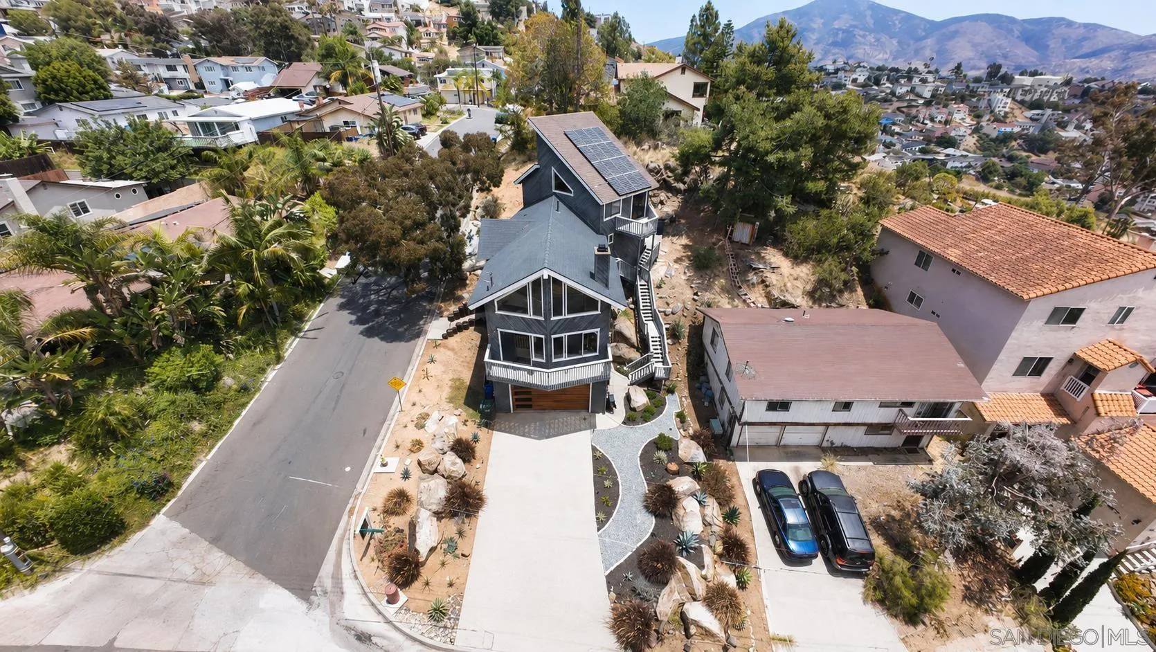 https://cdn.realtyfeed.com/cdn/127/260013457/97ff442d5b48145b40d0c8e13cebae62.webp