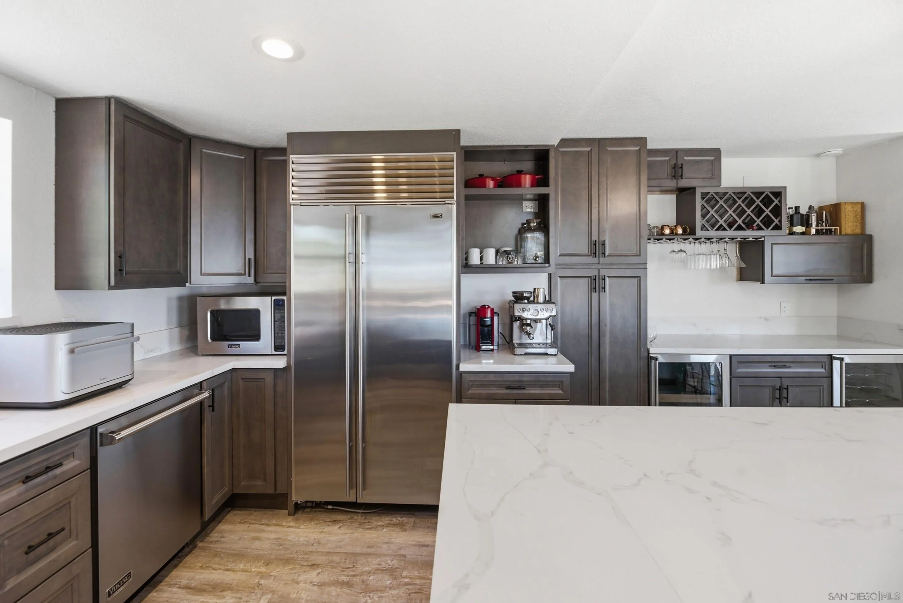 https://cdn.realtyfeed.com/cdn/127/260013457/de1e942d5c5ad6d9662b1ba3cecd2ad3.webp