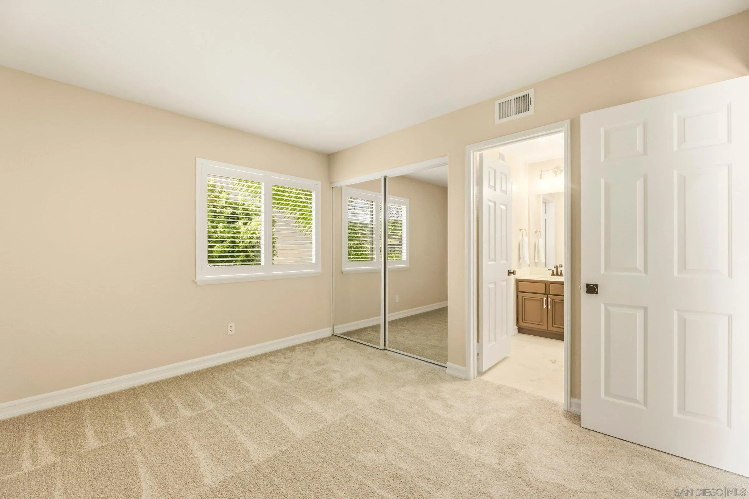 https://cdn.realtyfeed.com/cdn/127/260013458/1d9d401715ba5b2174013b018cdfb2de.webp