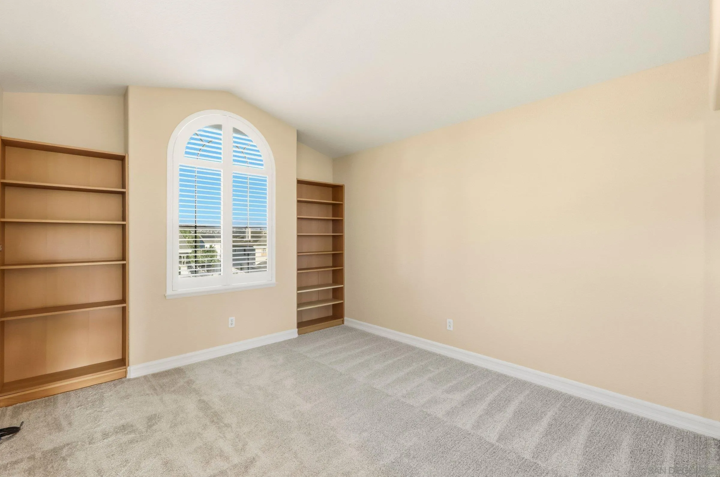 https://cdn.realtyfeed.com/cdn/127/260013458/289c4aed3dcdcc2b86f642278c82e58d.webp