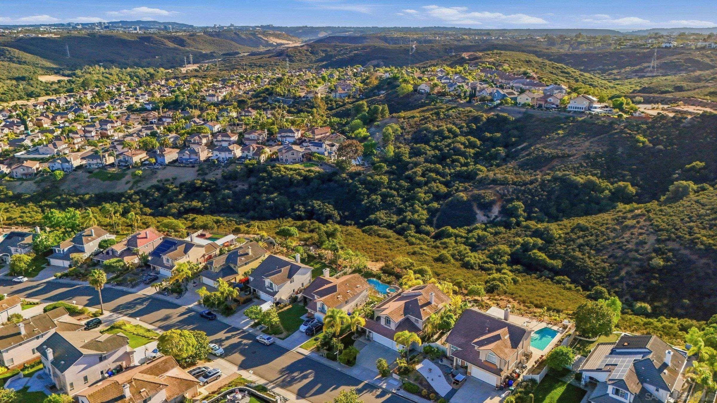 https://cdn.realtyfeed.com/cdn/127/260013458/42cbeac0769bb638363b834a368d3fa3.webp
