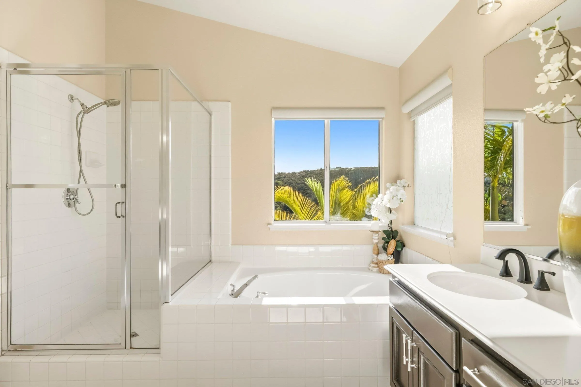 https://cdn.realtyfeed.com/cdn/127/260013458/4bb512ce06de80ef61bd2eb1453a7baa.webp
