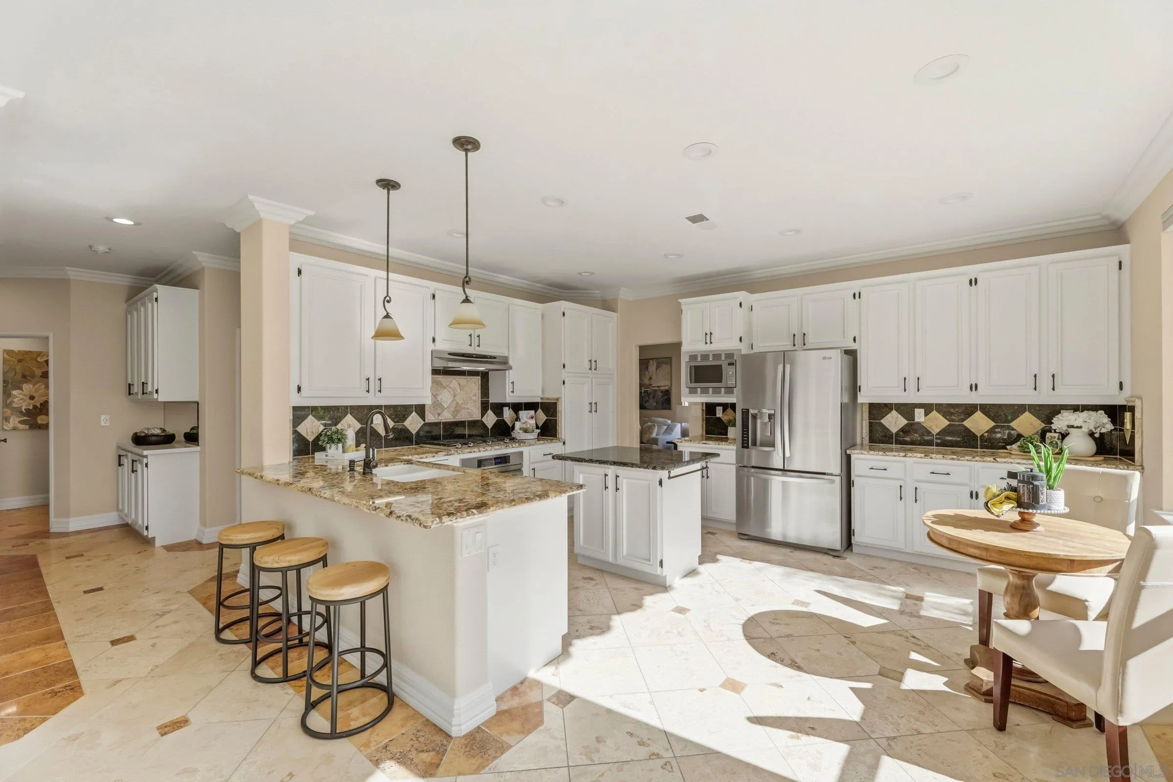 https://cdn.realtyfeed.com/cdn/127/260013458/c9e31ead02de1c3aeba068c7fe6aa316.webp