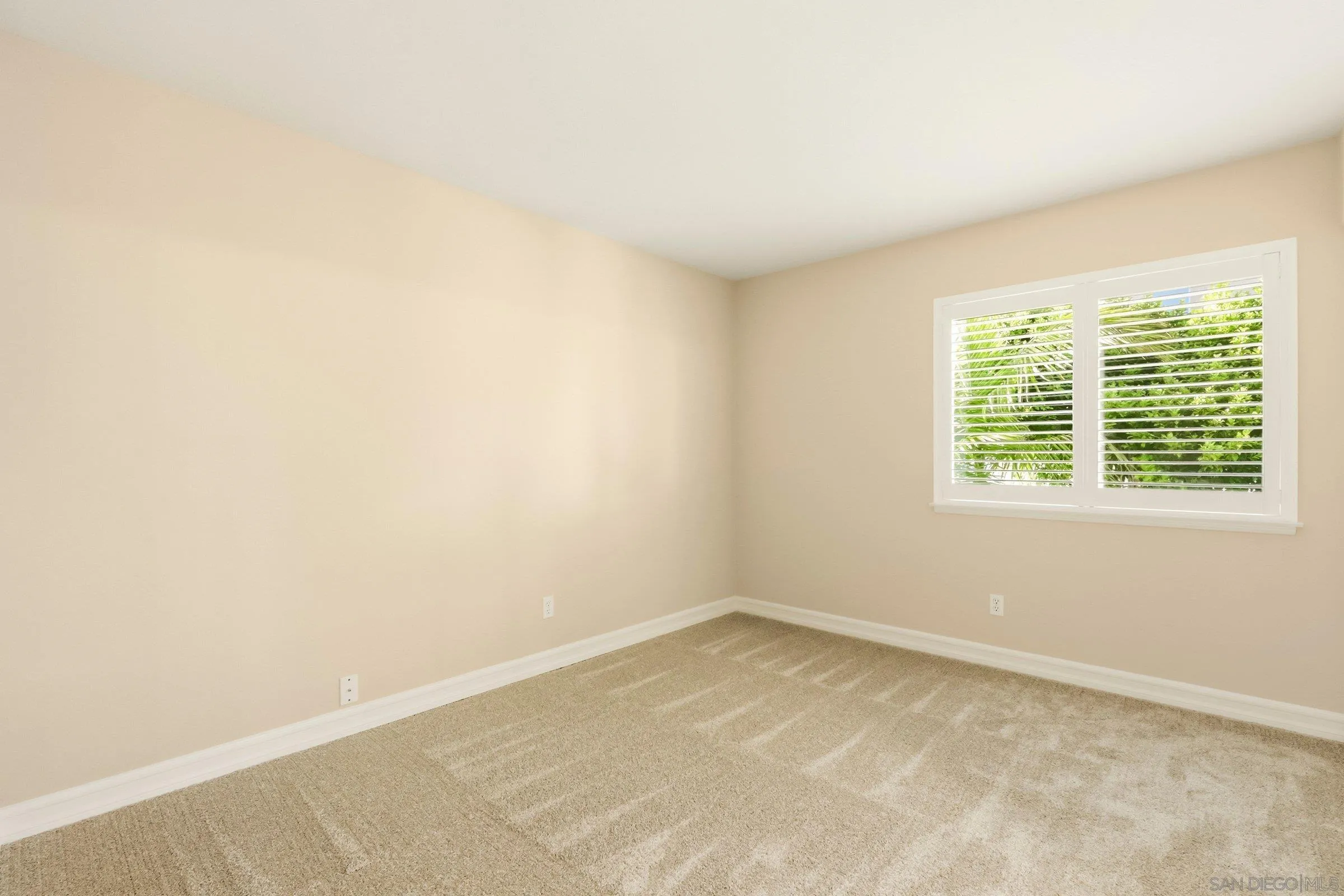 https://cdn.realtyfeed.com/cdn/127/260013458/cc7344a8a7eef1f2ec3a1ae53dccbe20.webp
