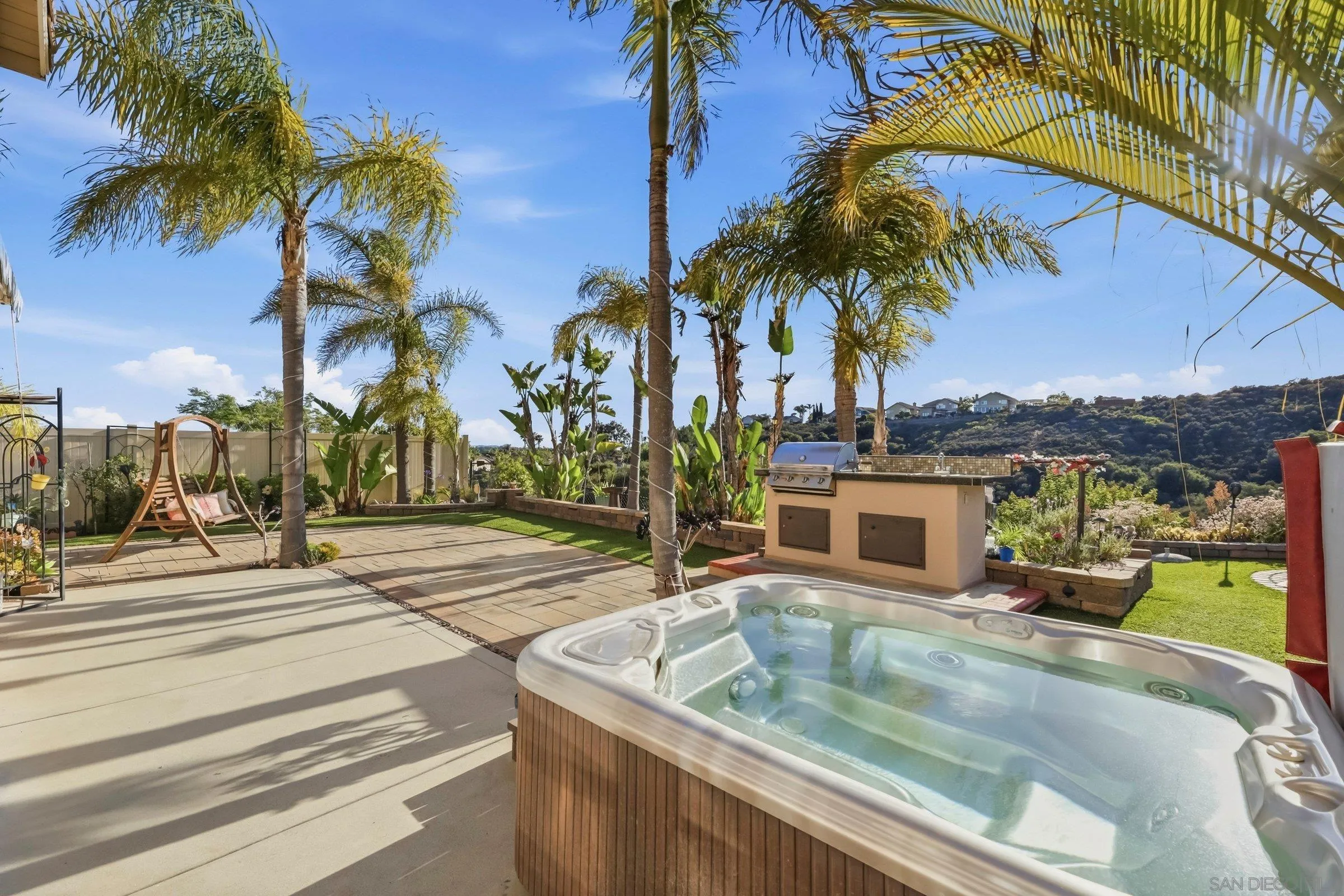 https://cdn.realtyfeed.com/cdn/127/260013458/dbe6a7ddd4b4740dfe7ef1b5660294f3.webp