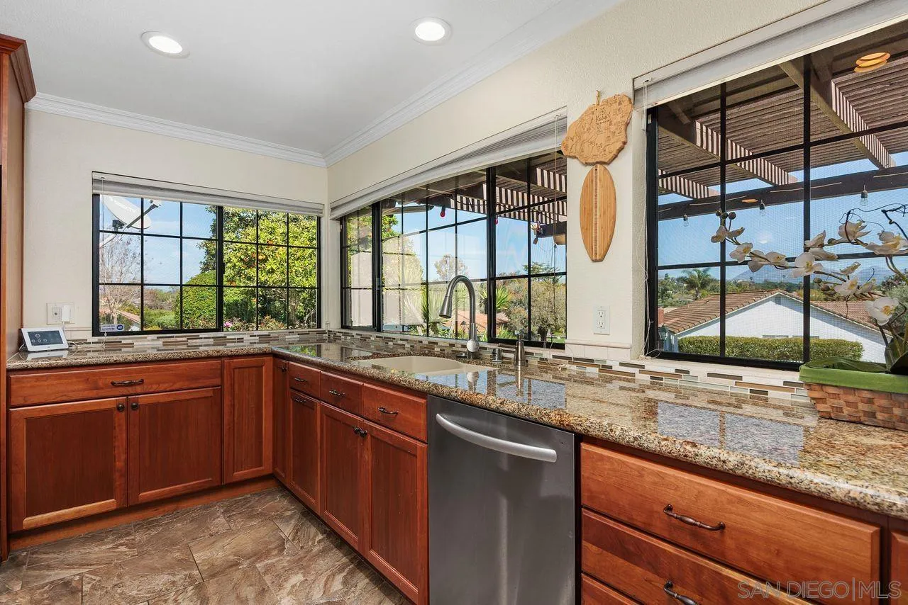 https://cdn.realtyfeed.com/cdn/127/260013461/160f2aba2d8b7bda9a4adca84afb008c.webp