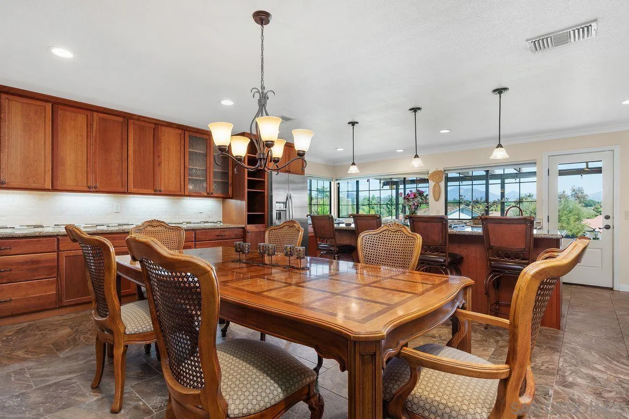 https://cdn.realtyfeed.com/cdn/127/260013461/4b1c8c4baec06d466e91bd4bb7b92040.webp