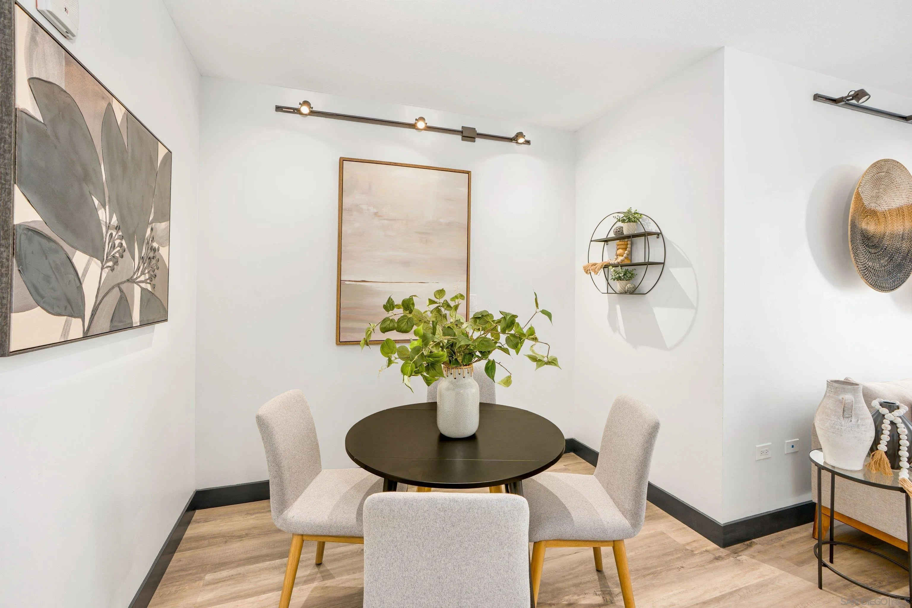 Photo #7: 260013463 Listing: Photo #7