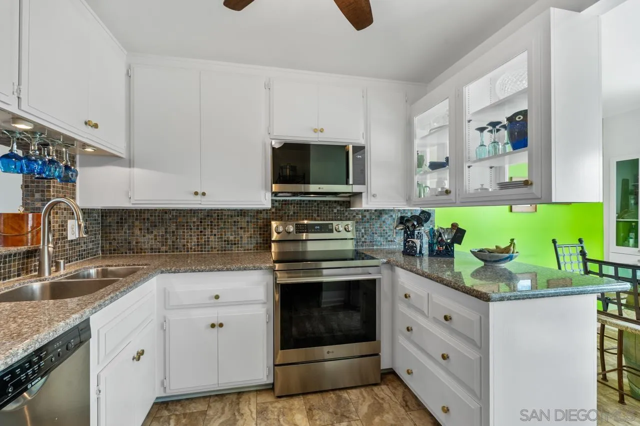 Photo #8: 260013466 Listing: Photo #8