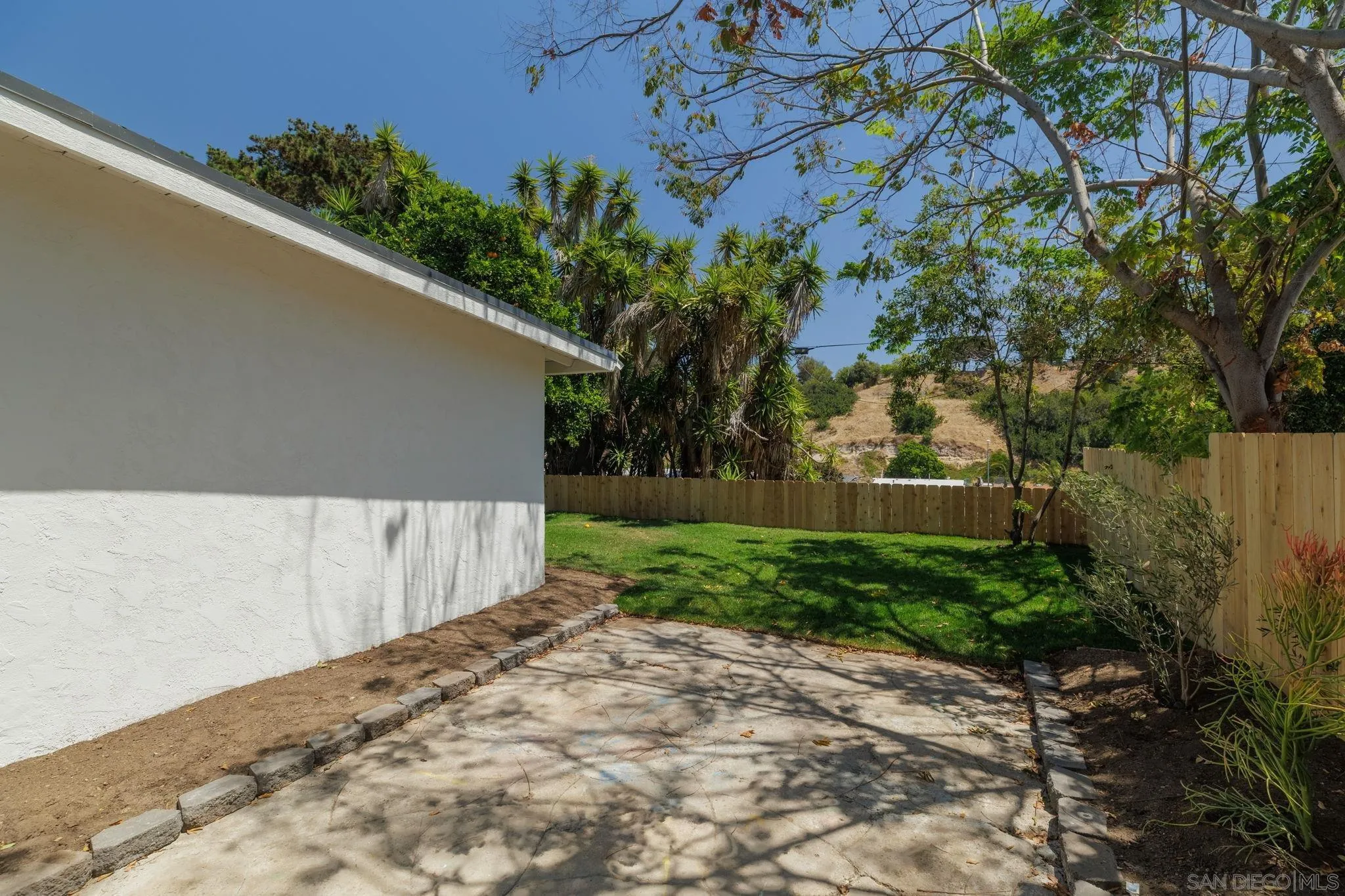 https://cdn.realtyfeed.com/cdn/127/260013468/0b0fb312e77f815acb9dbd6b916fad0d.webp