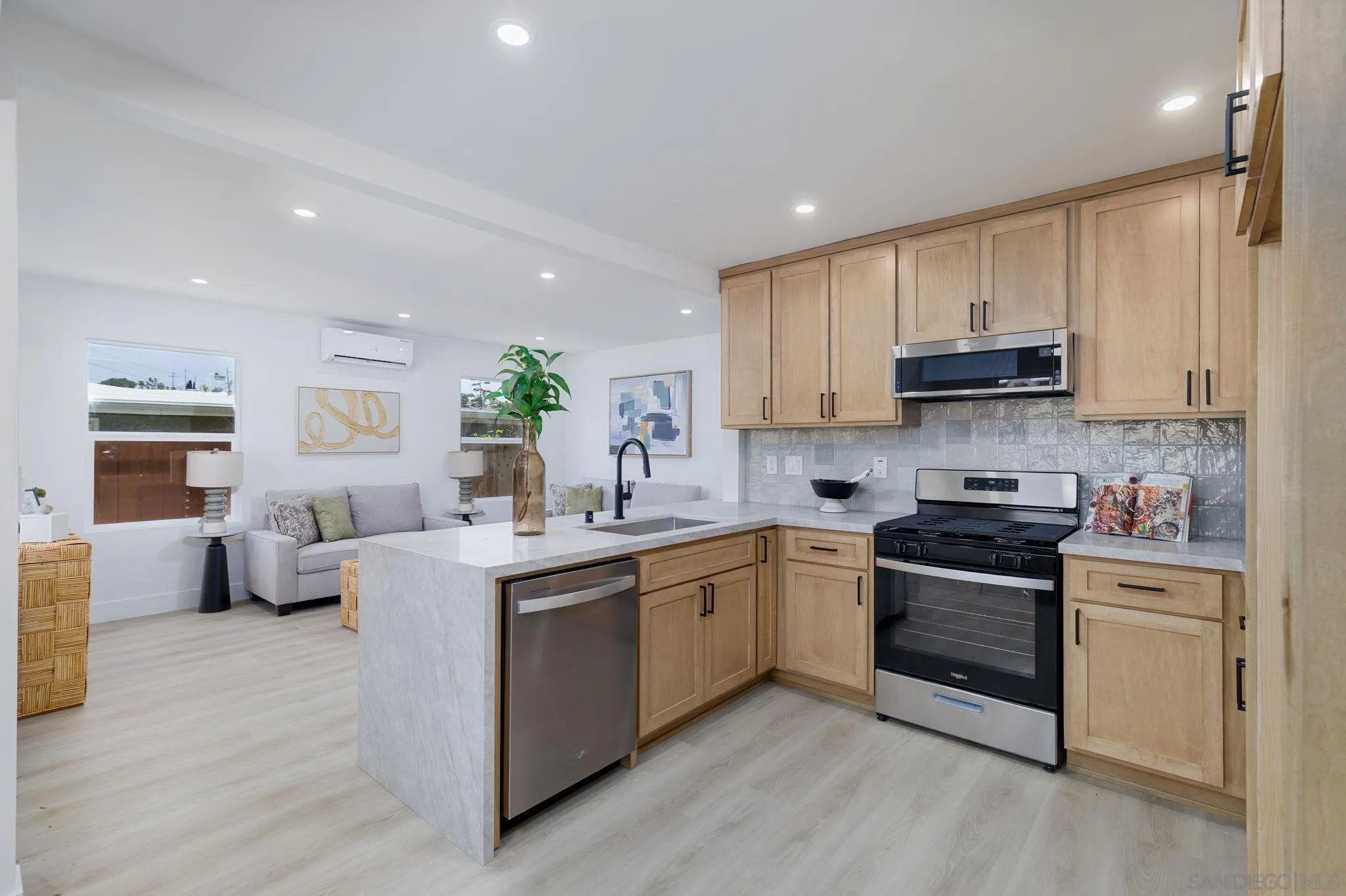 https://cdn.realtyfeed.com/cdn/127/260013468/6587d39b4ebd6ecf7e1d0c30dcaf4de8.webp