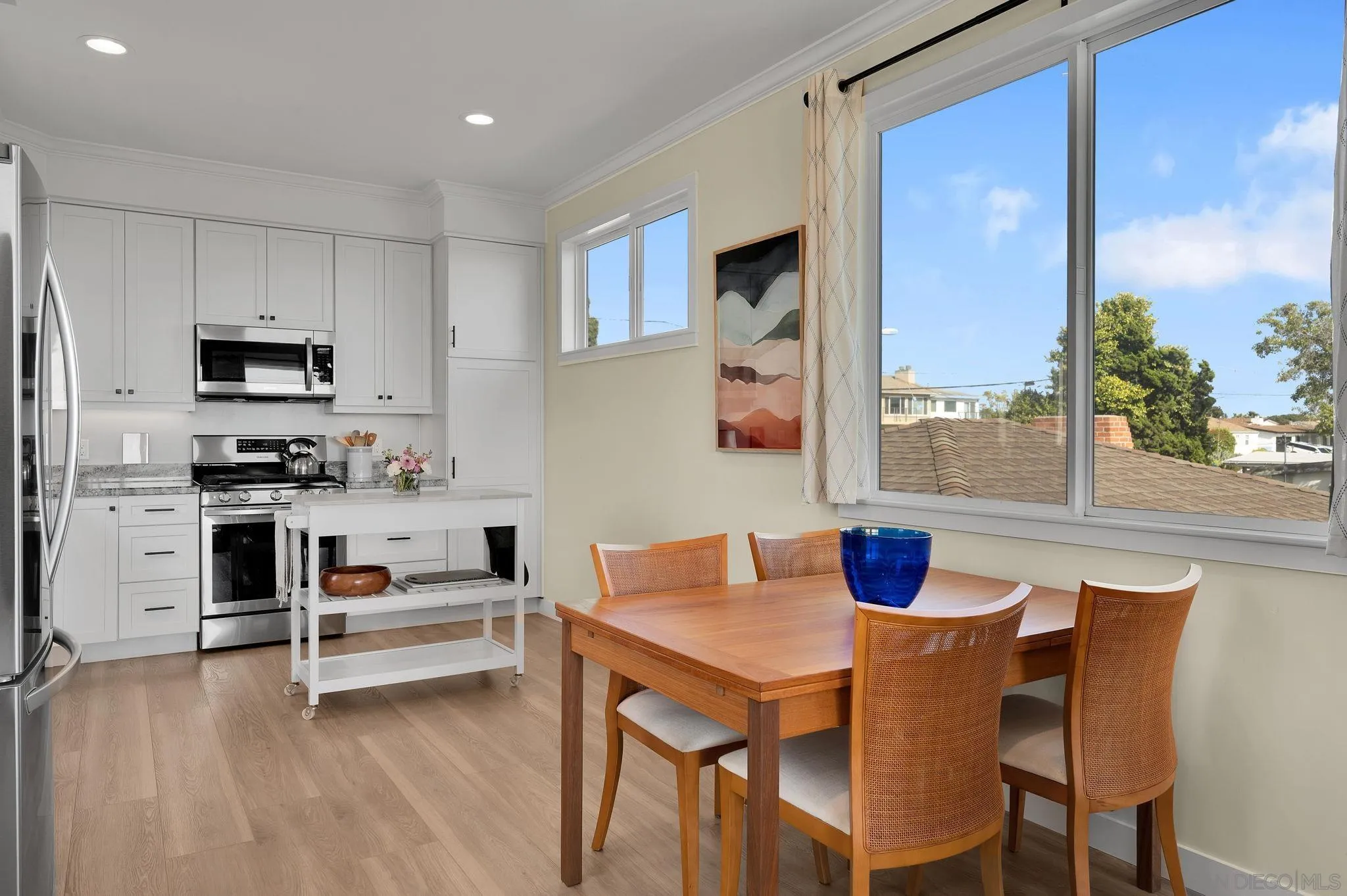https://cdn.realtyfeed.com/cdn/127/260013472/55b84e8dde1a5cbb76609337f56dc160.webp