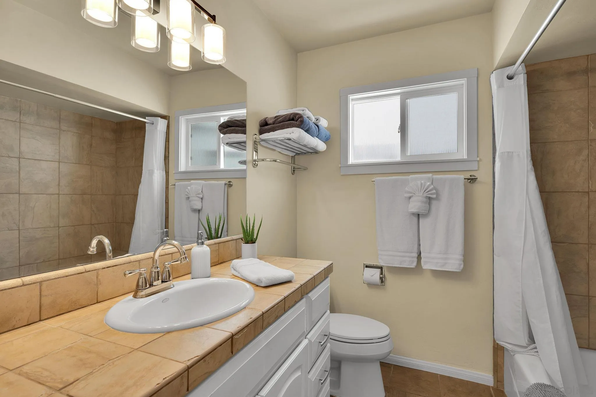 https://cdn.realtyfeed.com/cdn/127/260013472/72c0eccd28966d84d91b2fe65fafc633.webp