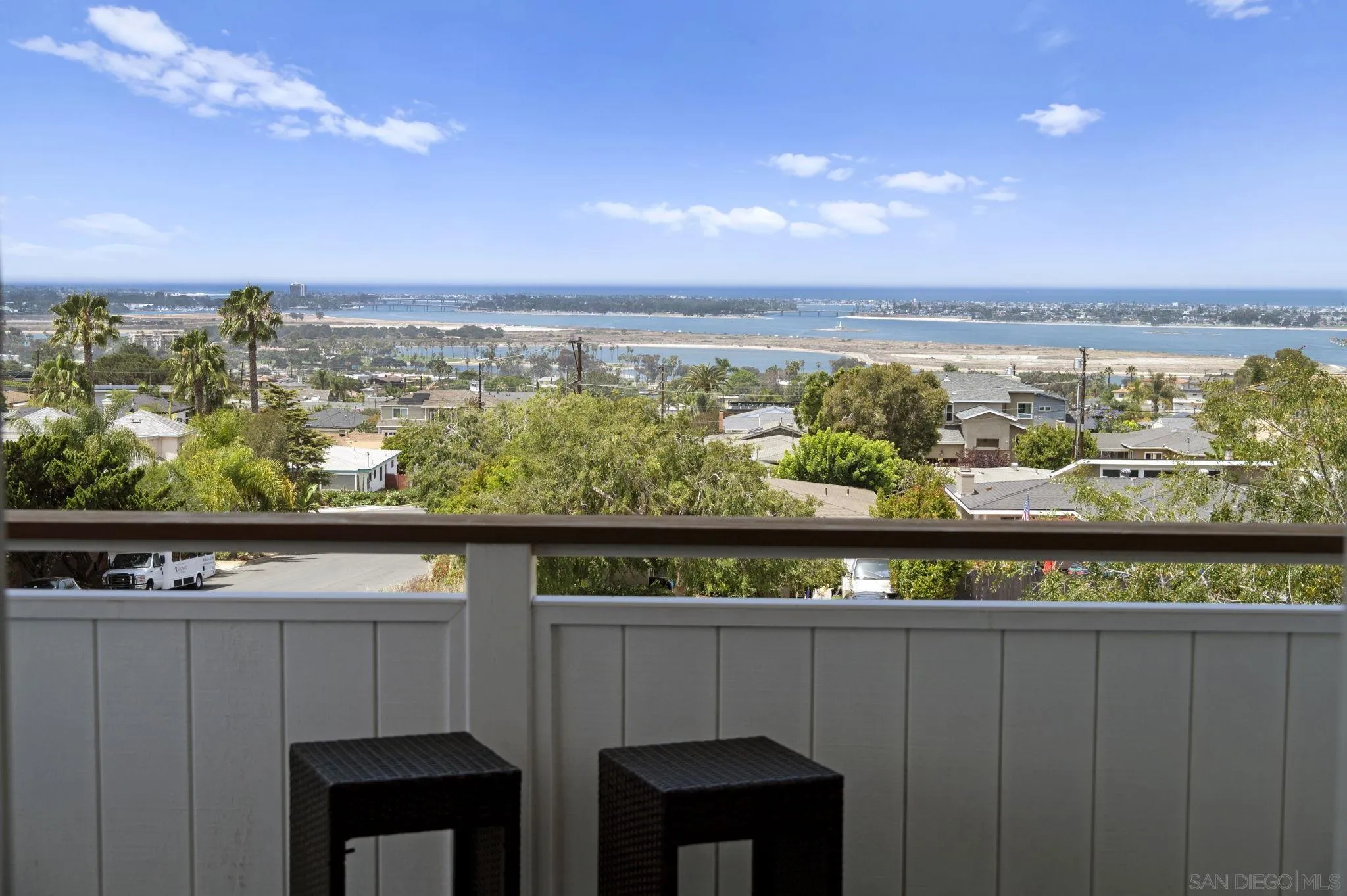 https://cdn.realtyfeed.com/cdn/127/260013472/b01dd1d32821bbf5a64d4af55b002a6d.webp