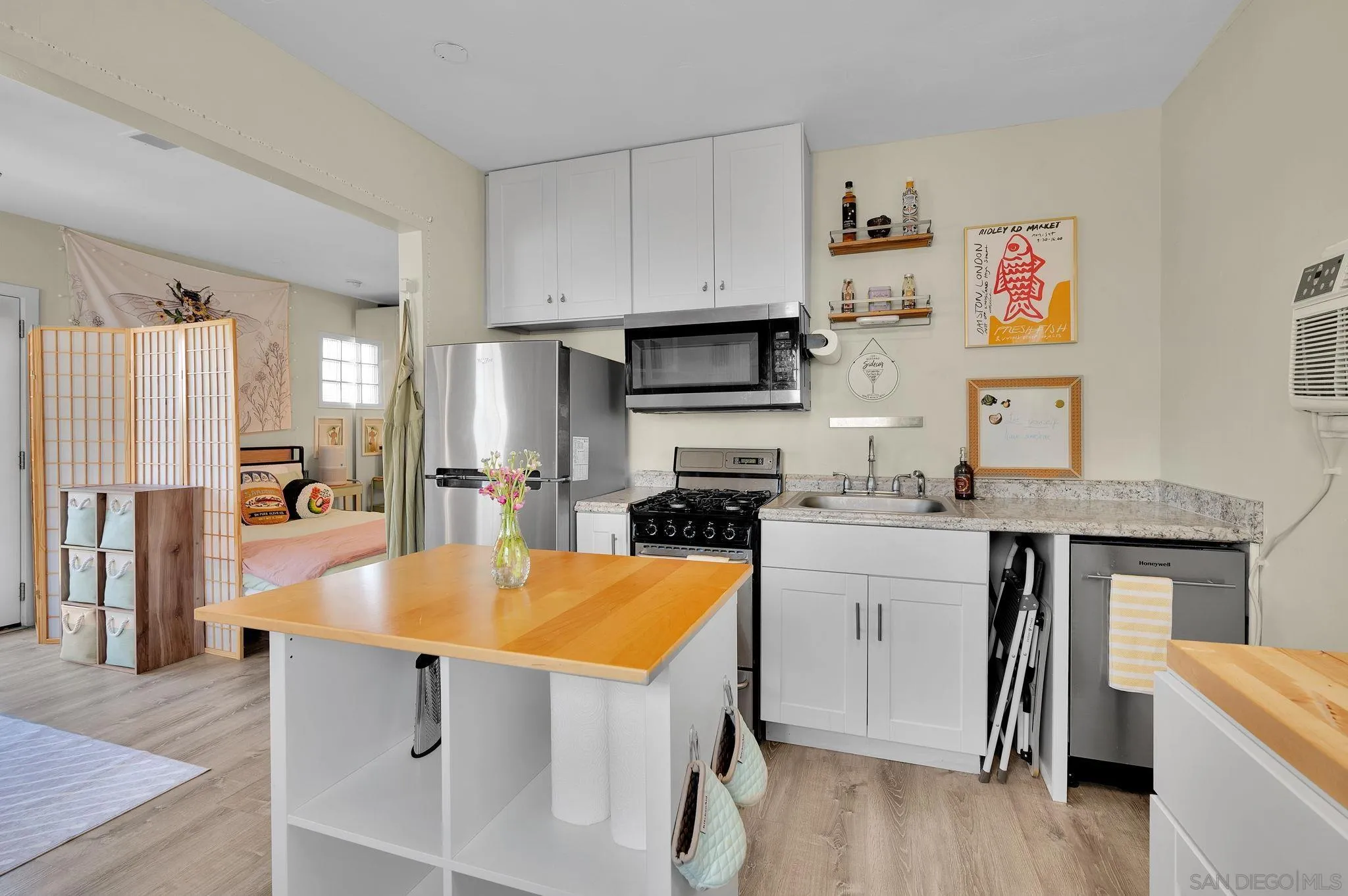https://cdn.realtyfeed.com/cdn/127/260013472/f6e897d1e3d89563b22b50372f9535e8.webp