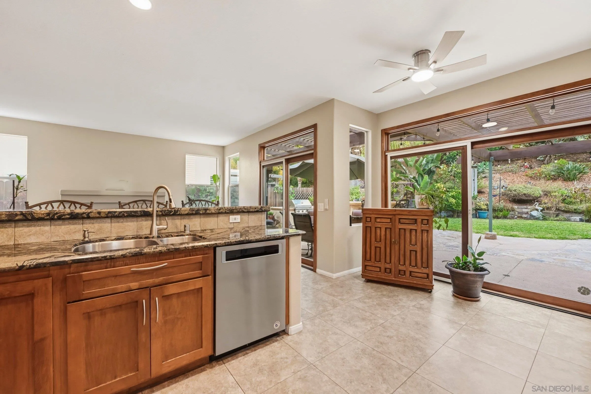 https://cdn.realtyfeed.com/cdn/127/260013473/13b93dd6e097fb5b55a466885e0a3c3d.webp