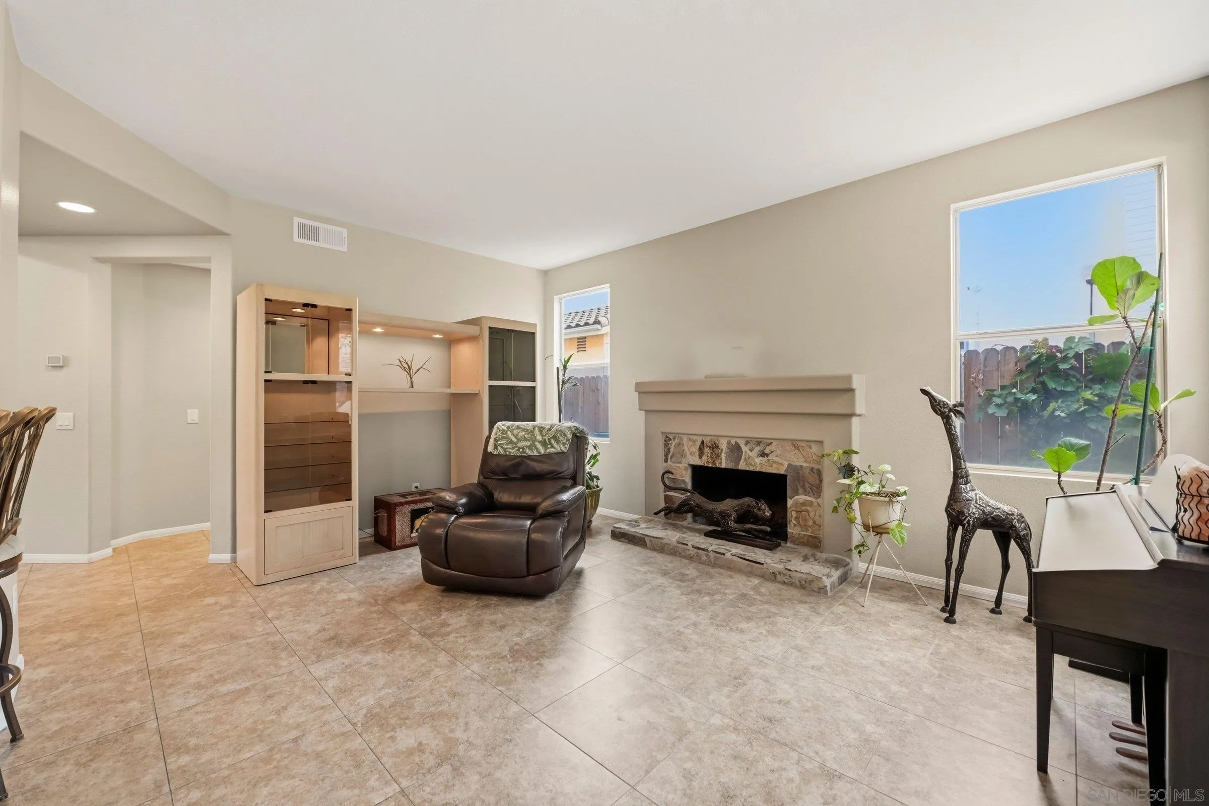 https://cdn.realtyfeed.com/cdn/127/260013473/1e986de62c8a8276bd3b9bf691f7ef80.webp