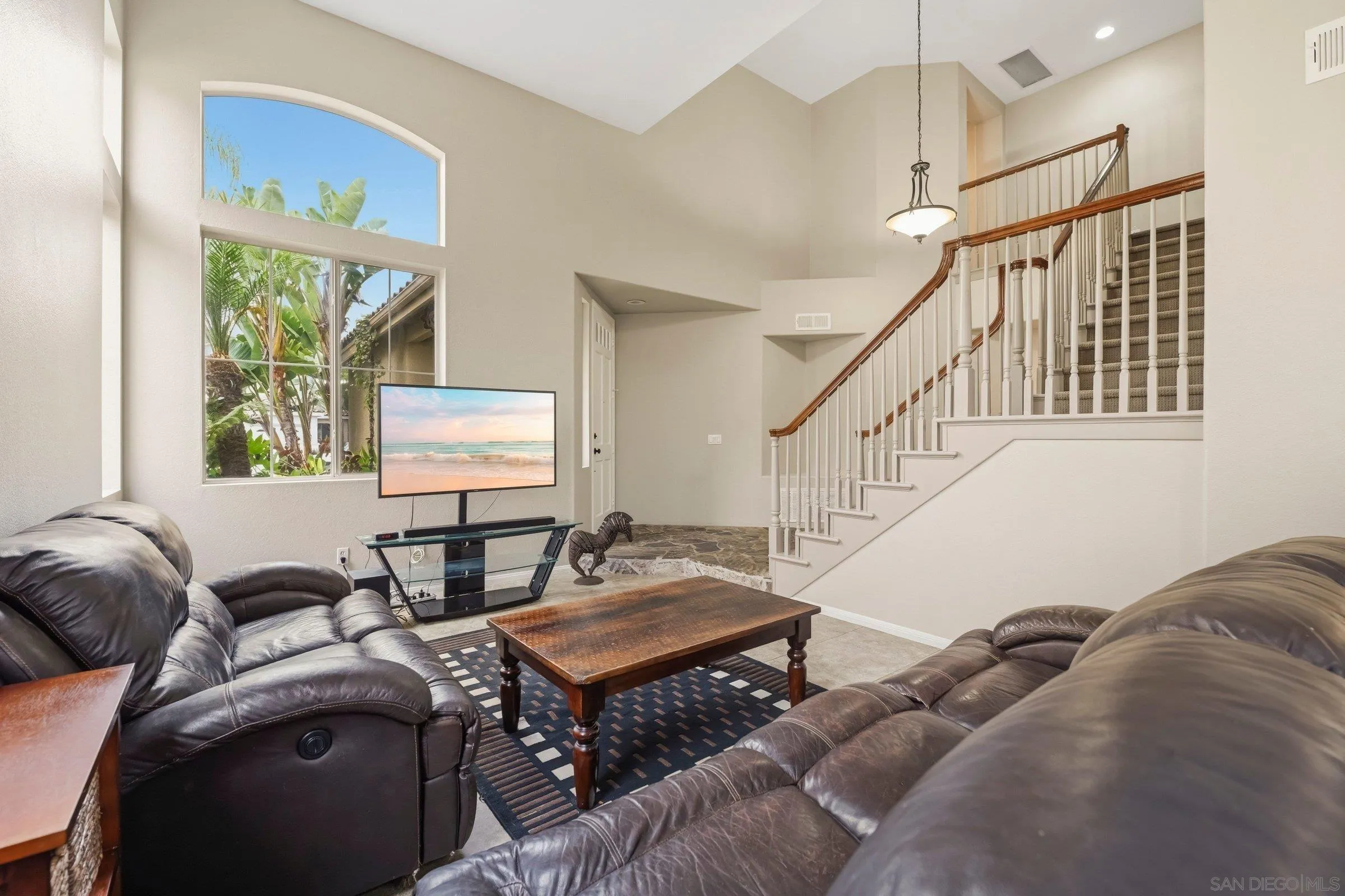 https://cdn.realtyfeed.com/cdn/127/260013473/9555e4726f3e4c30d5c665ebf0a824ed.webp