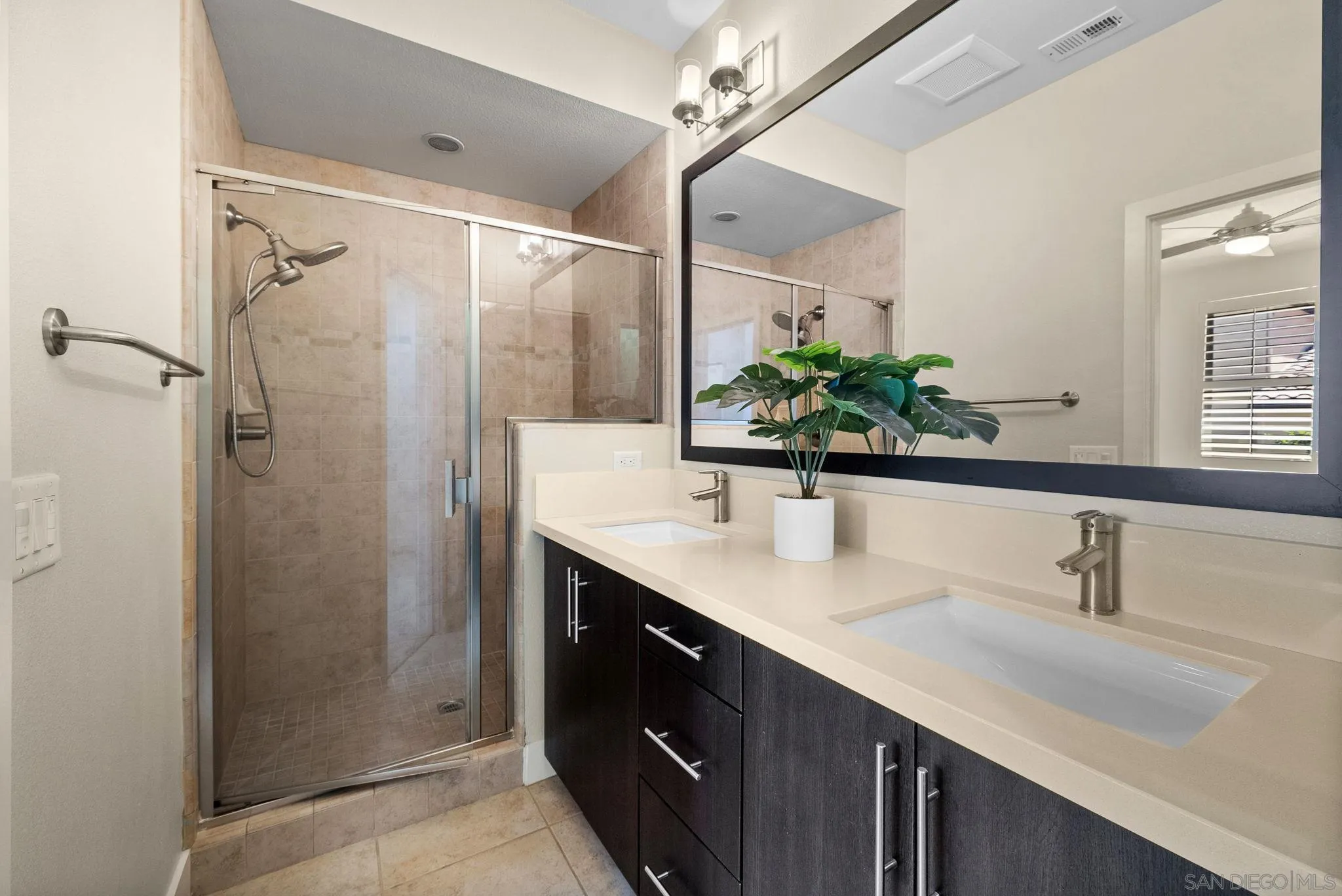 https://cdn.realtyfeed.com/cdn/127/260013477/58d90cfacdb0ae636b372d16c27a7f1d.webp