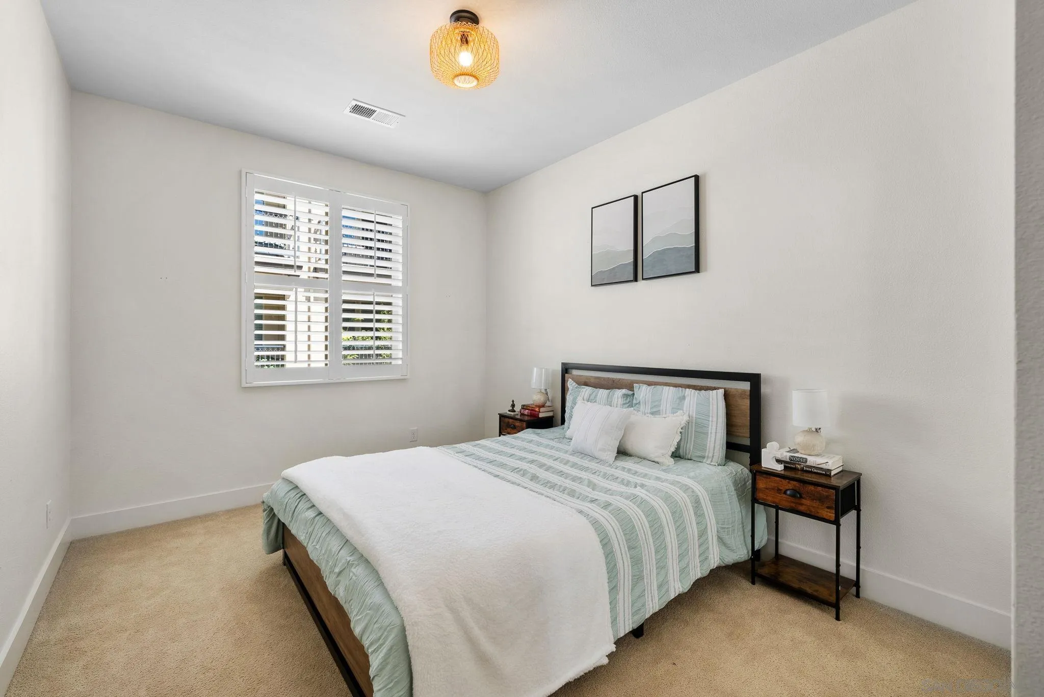 https://cdn.realtyfeed.com/cdn/127/260013477/69afcb3ed5e04c250cfc4598d3738126.webp
