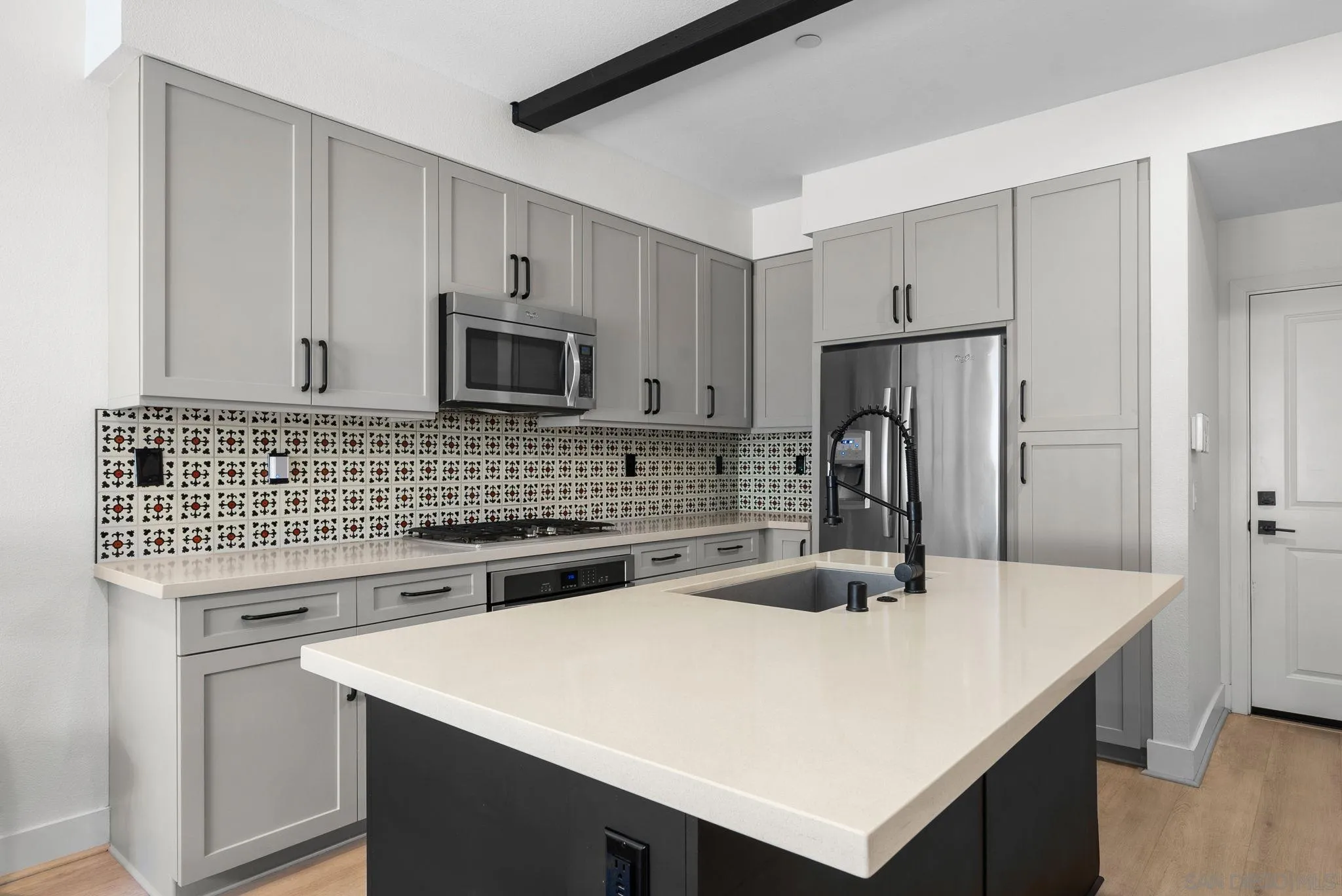 https://cdn.realtyfeed.com/cdn/127/260013477/6f1561b5b6cf8ef891298385a4424759.webp