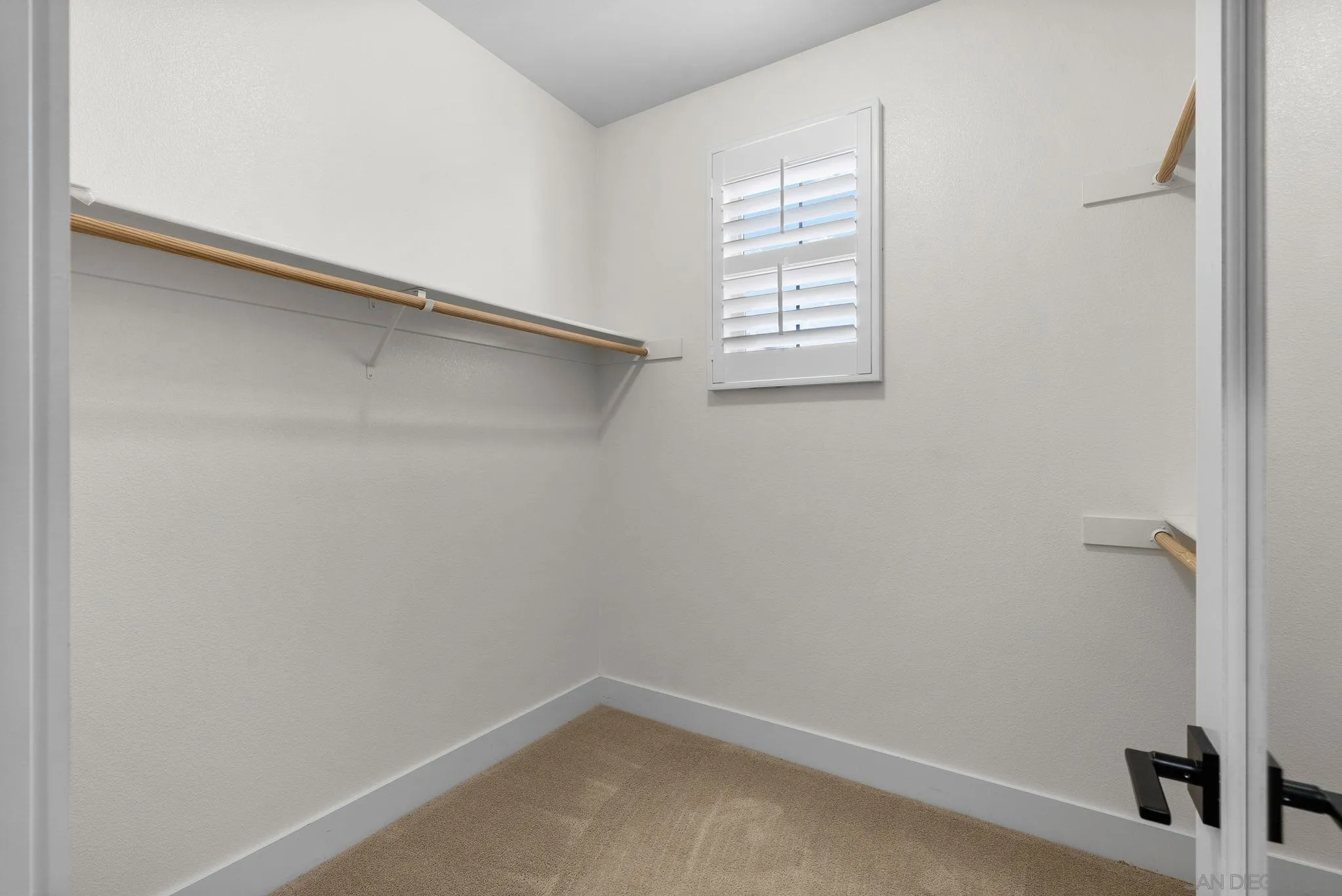 https://cdn.realtyfeed.com/cdn/127/260013477/a9f2b79dd920e4341d2da9914da15cd8.webp