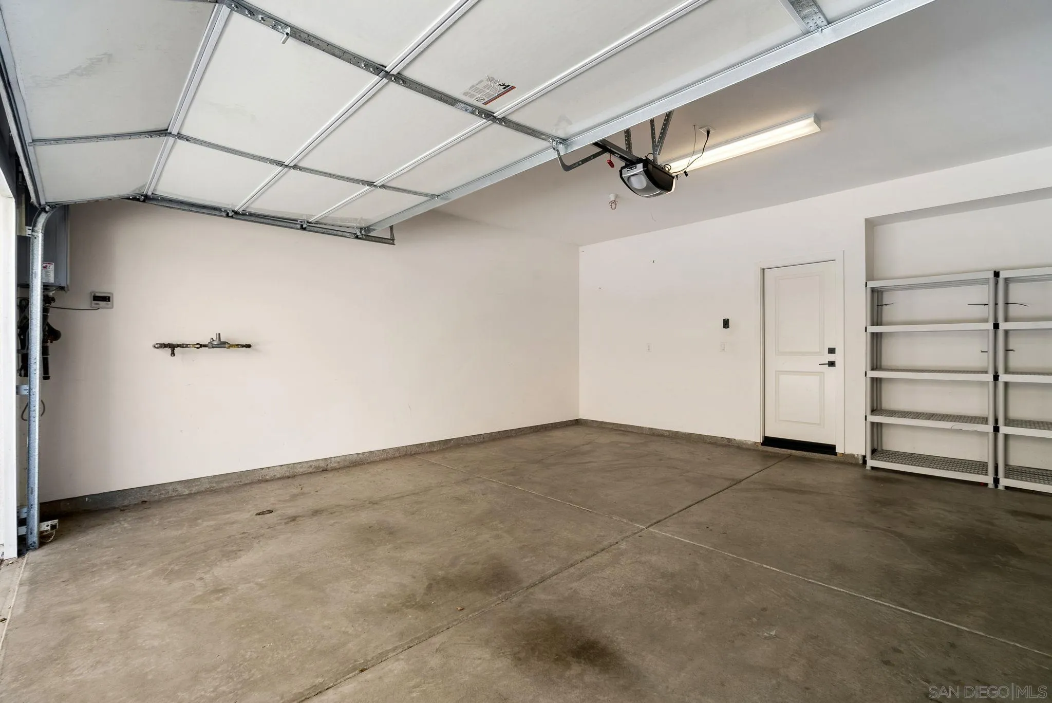 https://cdn.realtyfeed.com/cdn/127/260013477/f96a94ba169722a188015c3a92449bce.webp