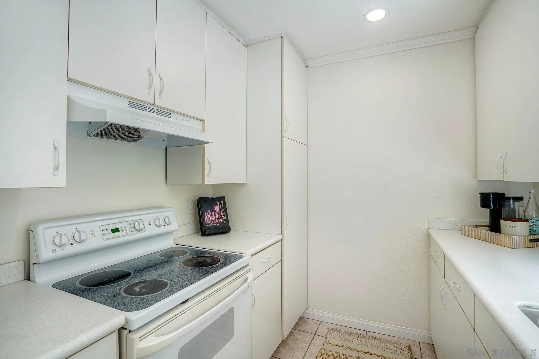 Photo #7: 260013478 Listing: Photo #7