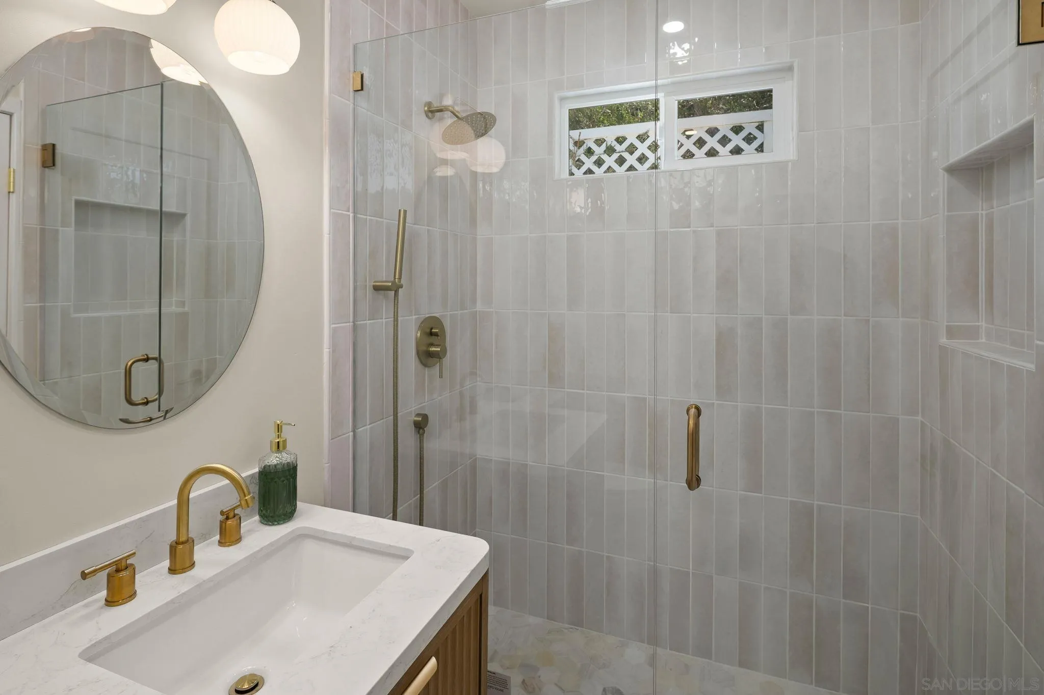 https://cdn.realtyfeed.com/cdn/127/260013479/a3ac0948a60468c492cb6ace335c1861.webp